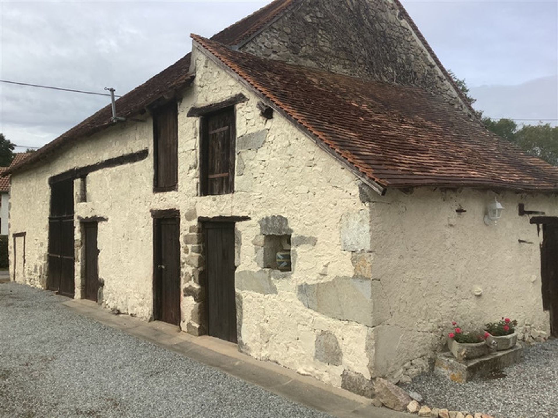 Hus i Lussac-les-Eglises, Nouvelle-Aquitaine 10083662