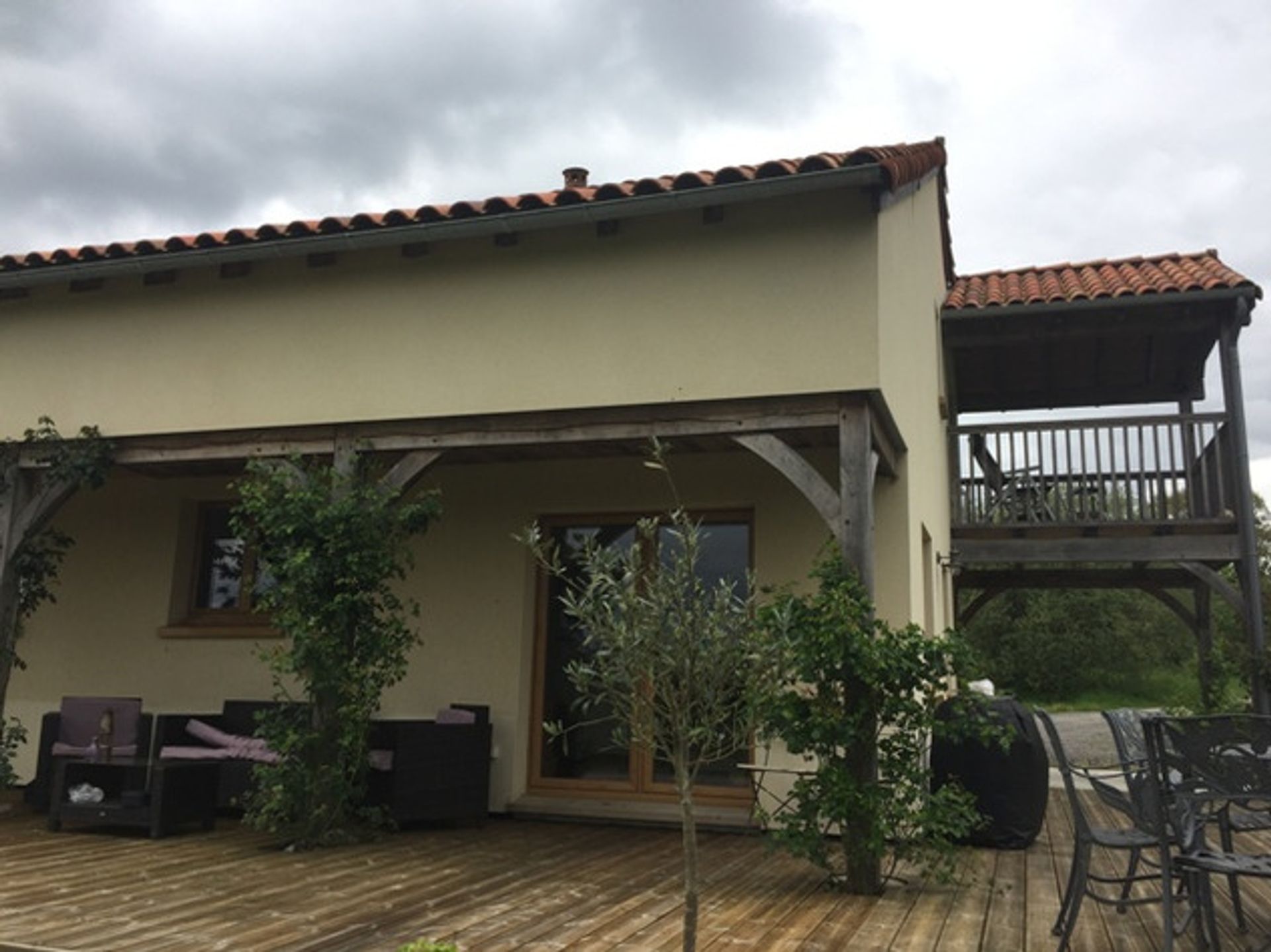 Кондоминиум в Confolens, Poitou-Charentes 10083685