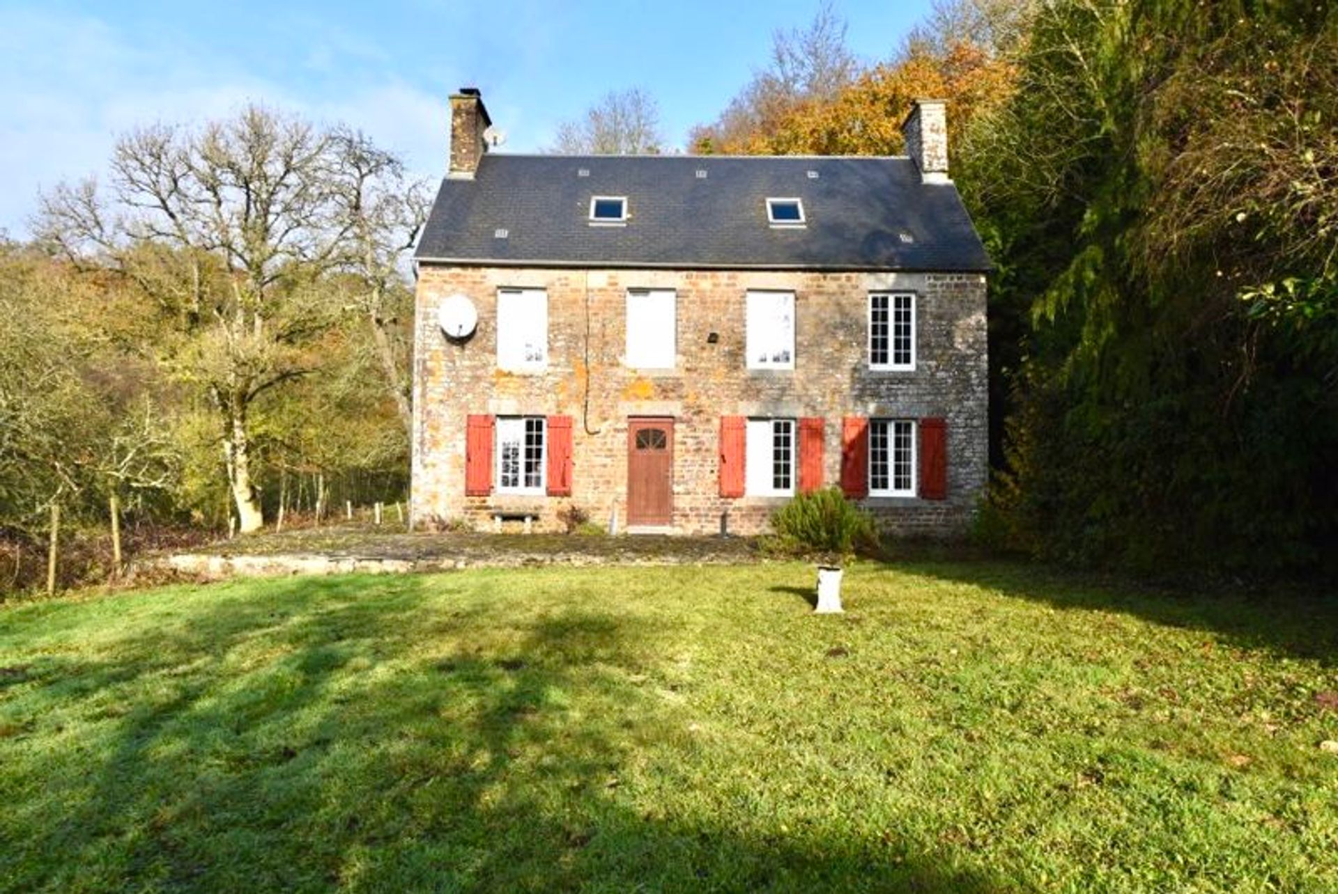 House in Conde-sur-Noireau, Basse-Normandie 10083701