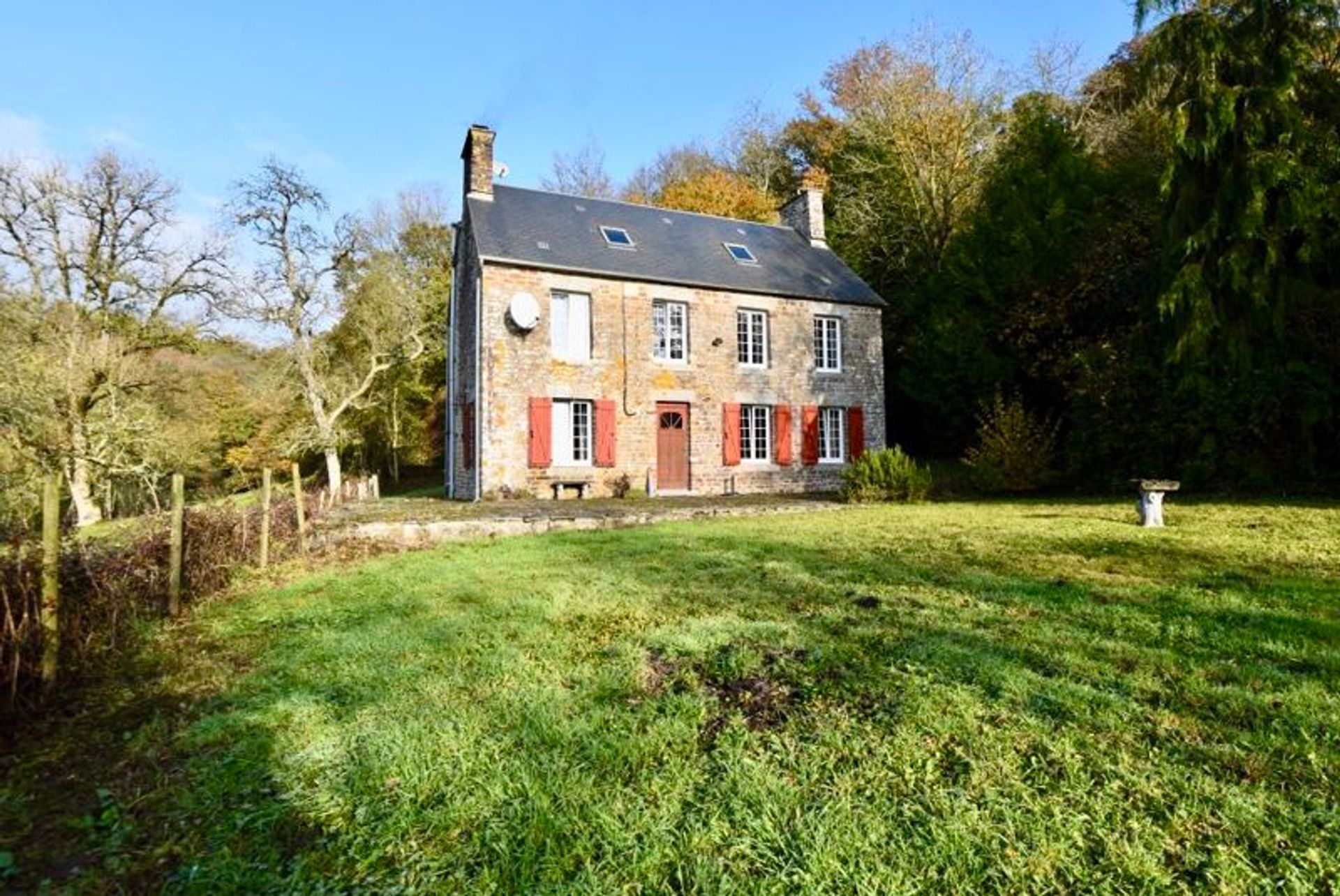 House in Conde-sur-Noireau, Basse-Normandie 10083701