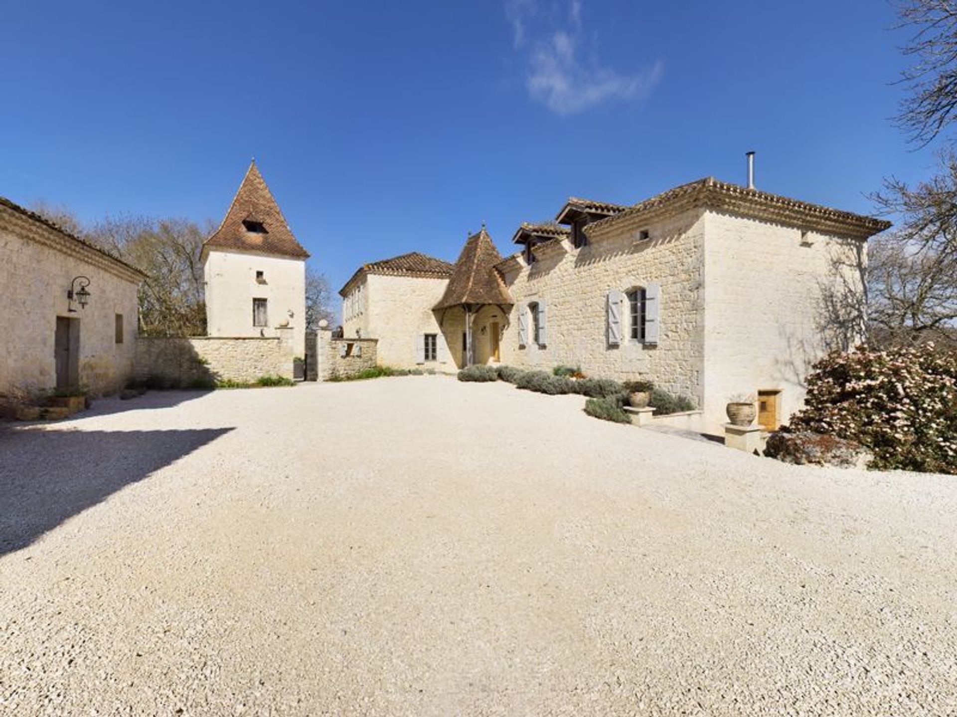 House in Rocquecor, Midi-Pyrenees 10083736