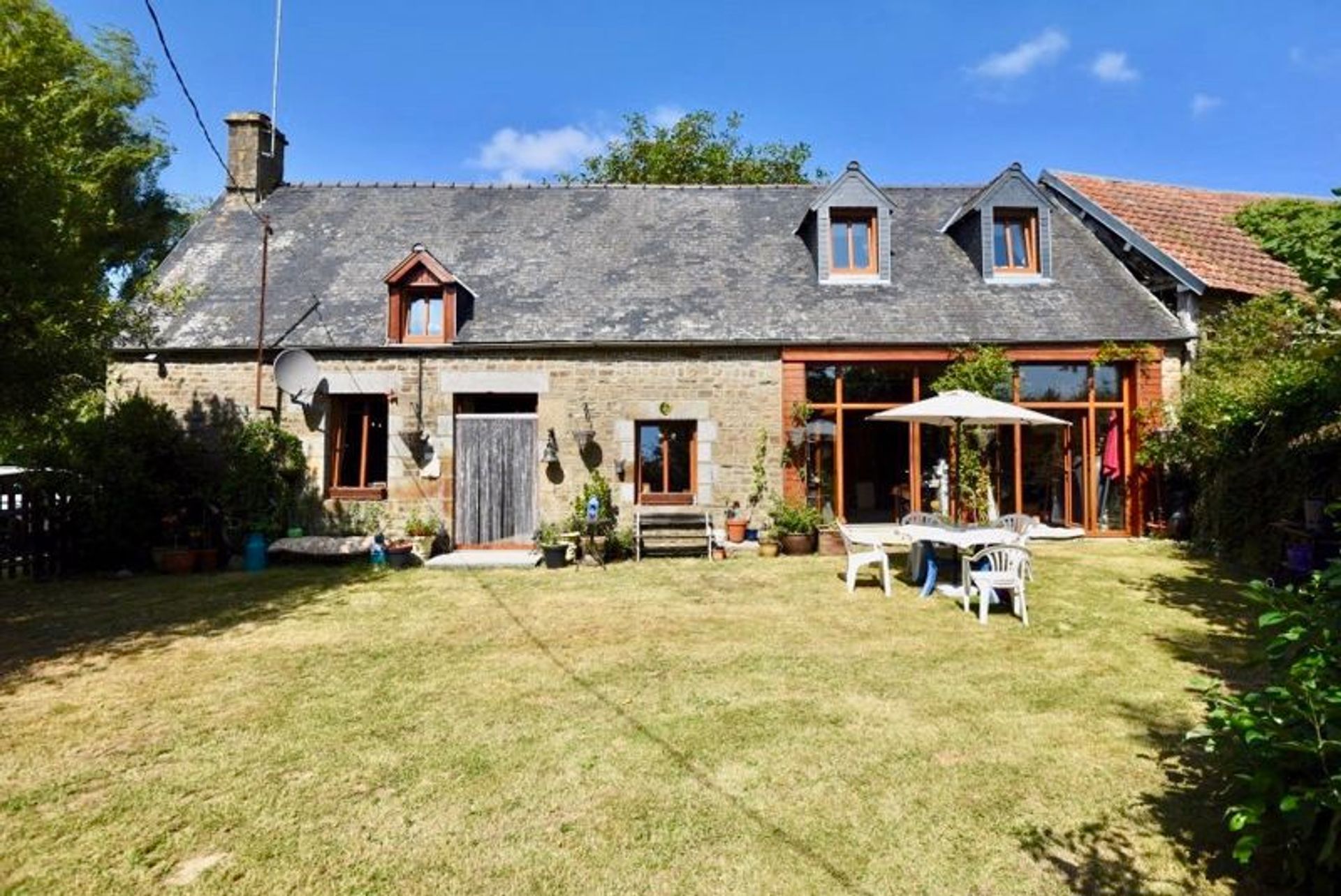 casa en St Martin de Landelles, Basse-Normandie 10083741