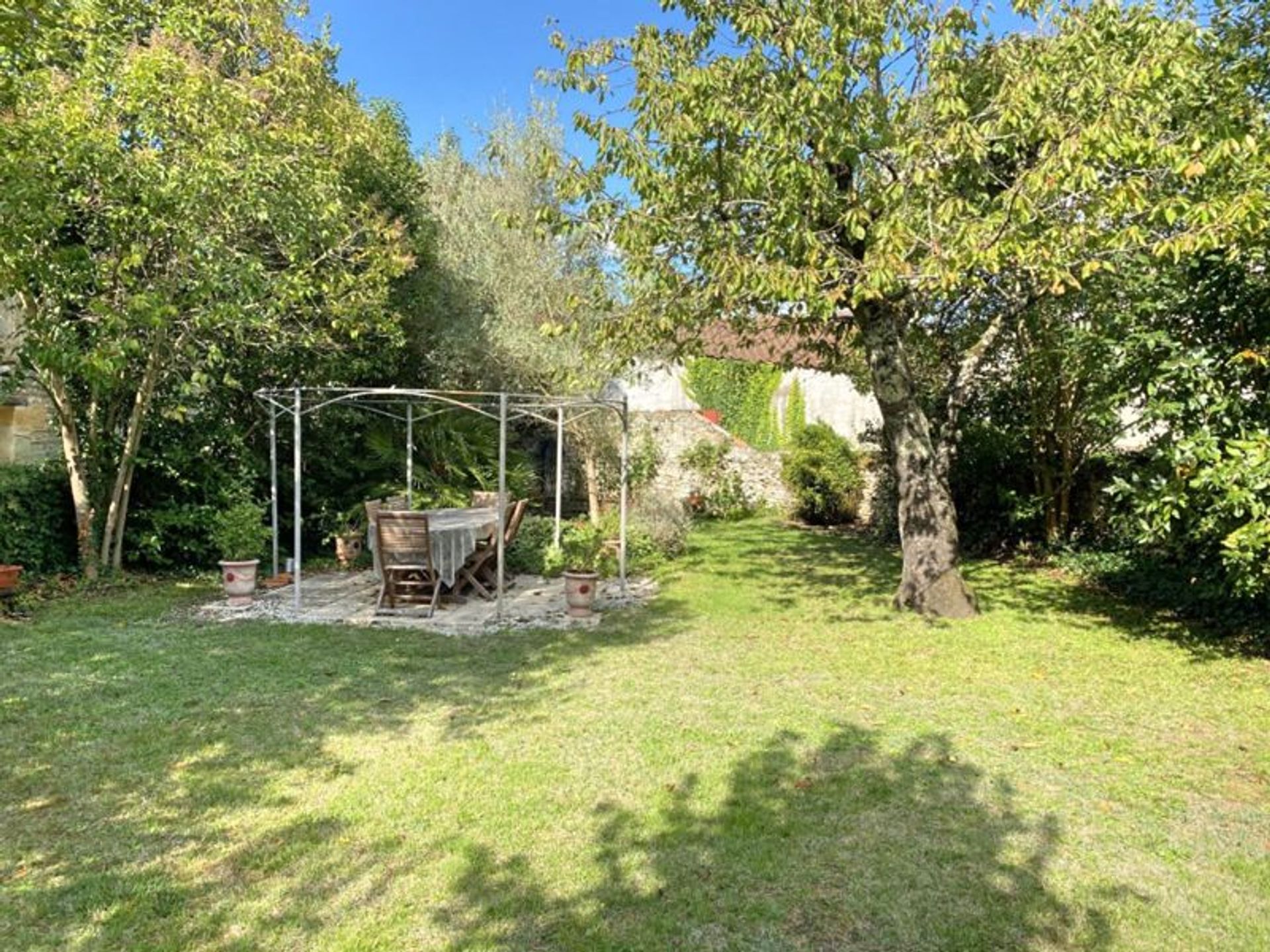 House in Port-Sainte-Foy-et-Ponchapt, Nouvelle-Aquitaine 10083768