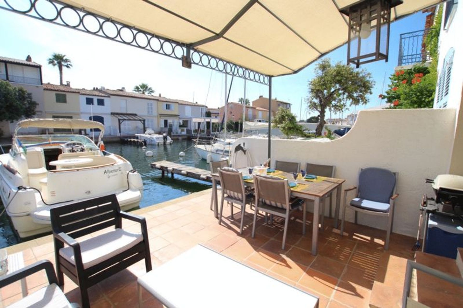 жилой дом в Port Grimaud, Provence-Alpes-Cote d'Azur 10083787