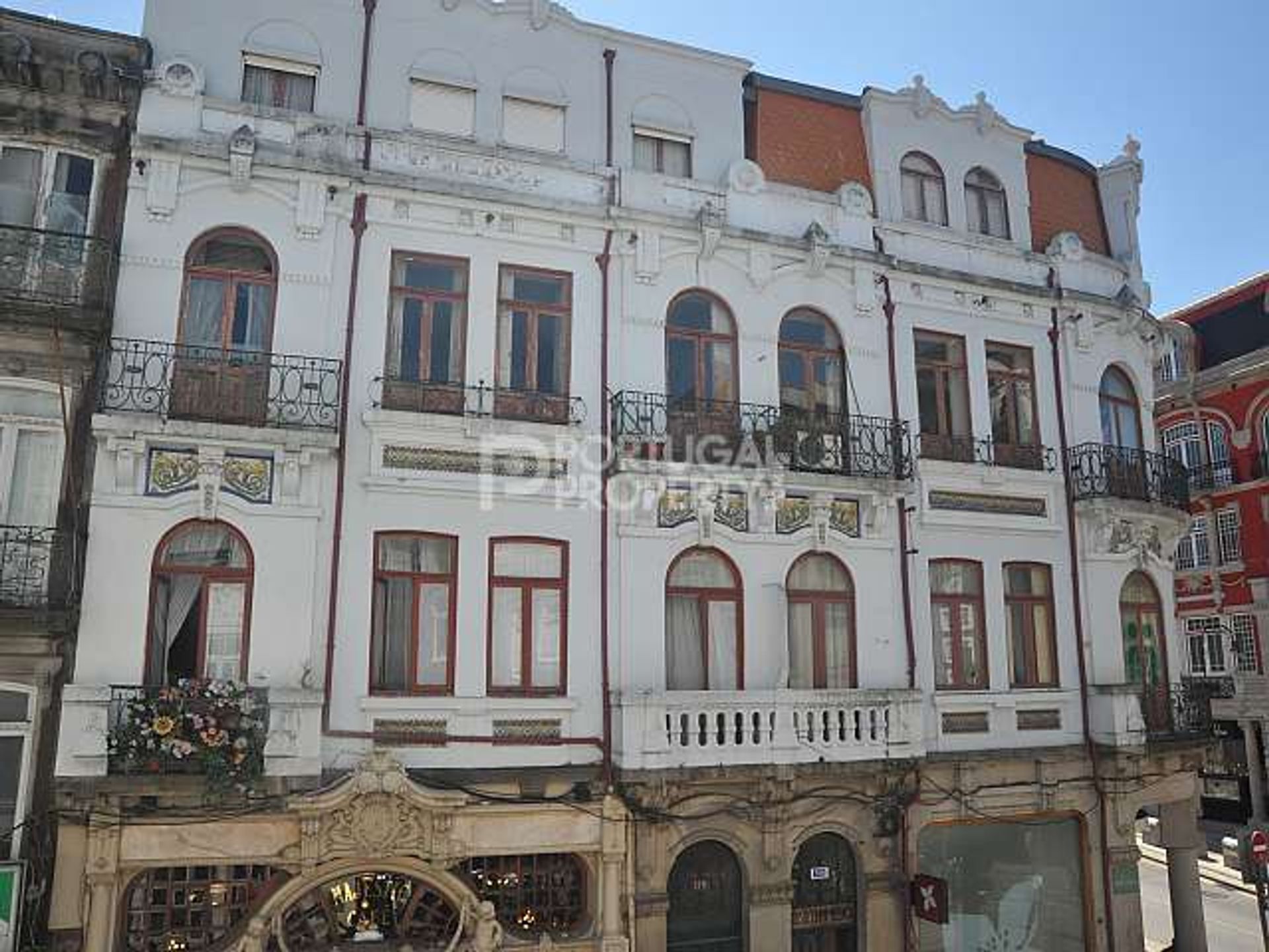 σπίτι σε Μασσαρέλος, 136 Praça de Mouzinho de Albuquerque 10084273