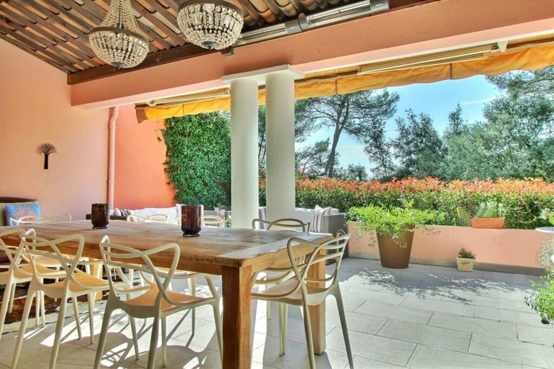 House in Mougins, Provence-Alpes-Cote d'Azur 10085964