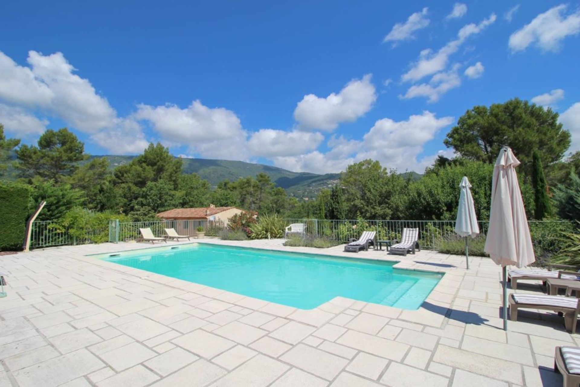 Huis in Seillans, Provence-Alpes-Cote d'Azur 10085967