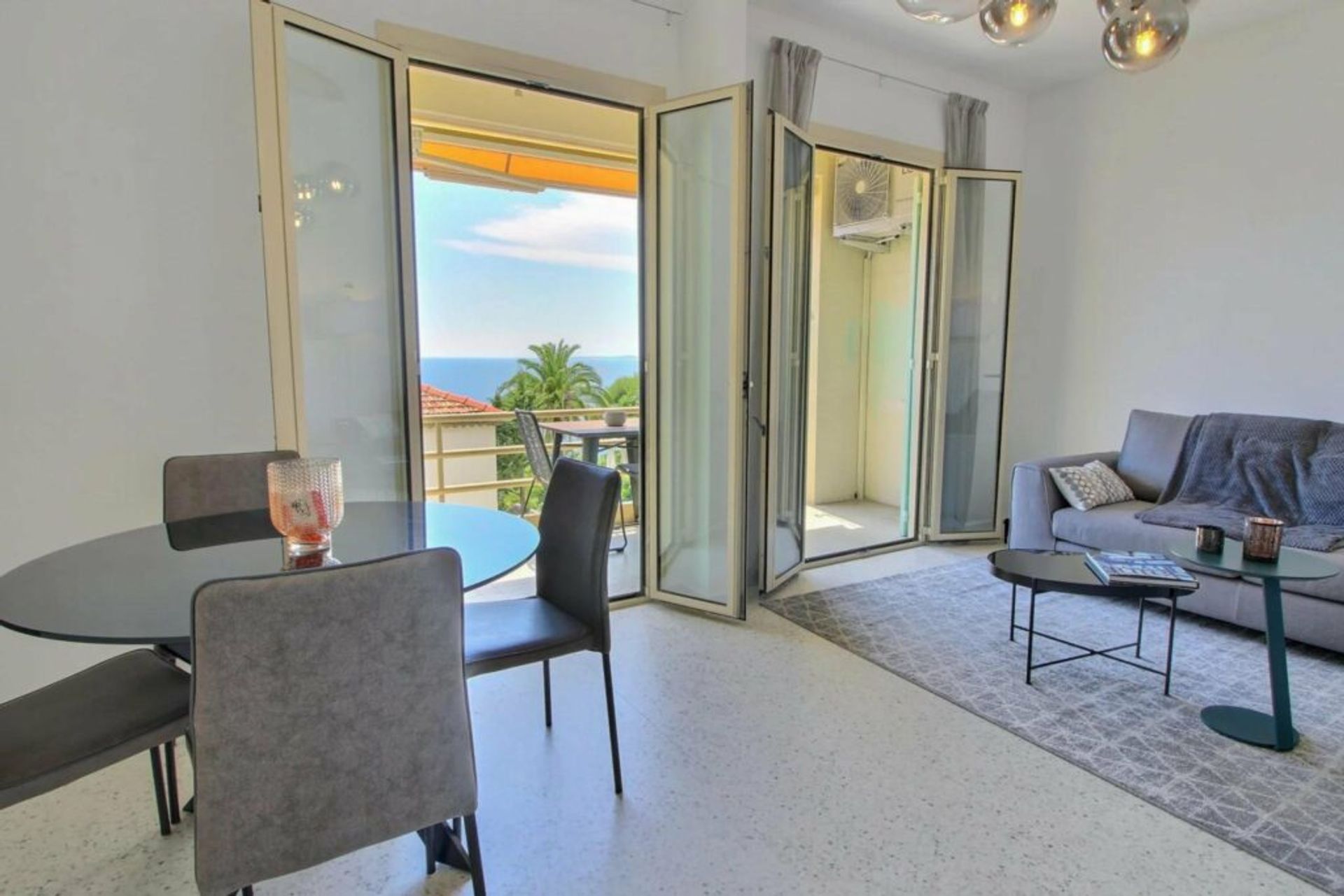 Condominio en Villefranche-sur-Mer, Provenza-Alpes-Costa Azul 10086163