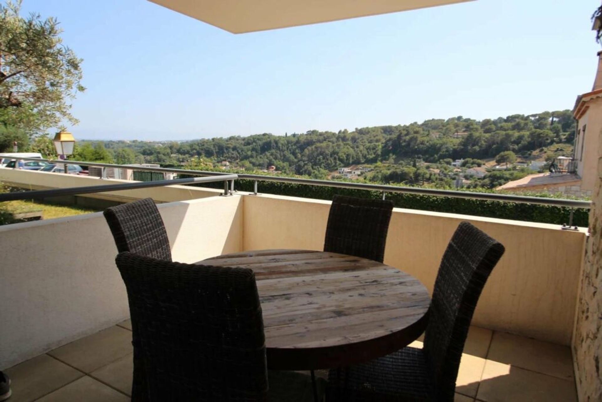 Condominium in 200m From The Village Of Biot, Provence-Alpes-Cote d'Azur 10086191