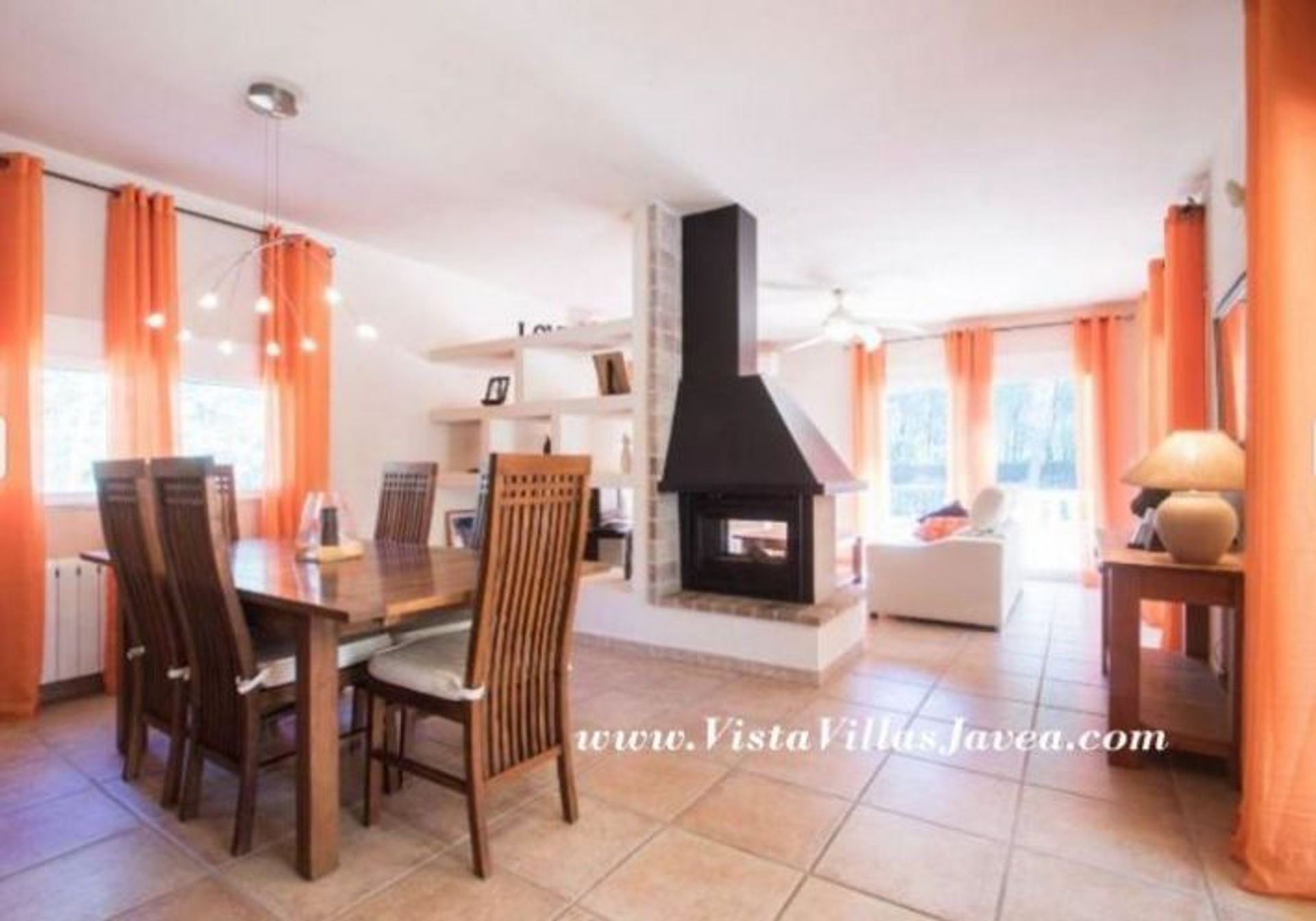 Rumah di Beautiful Villa Surrounded By Woodland - Javea,  10086491