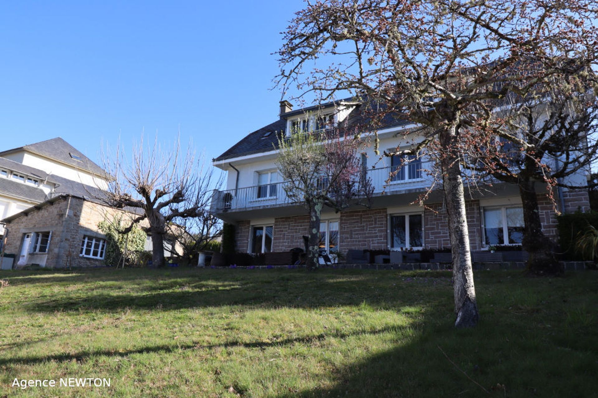 casa en Saint-Priest-de-Gimel, Nouvelle-Aquitaine 10088044