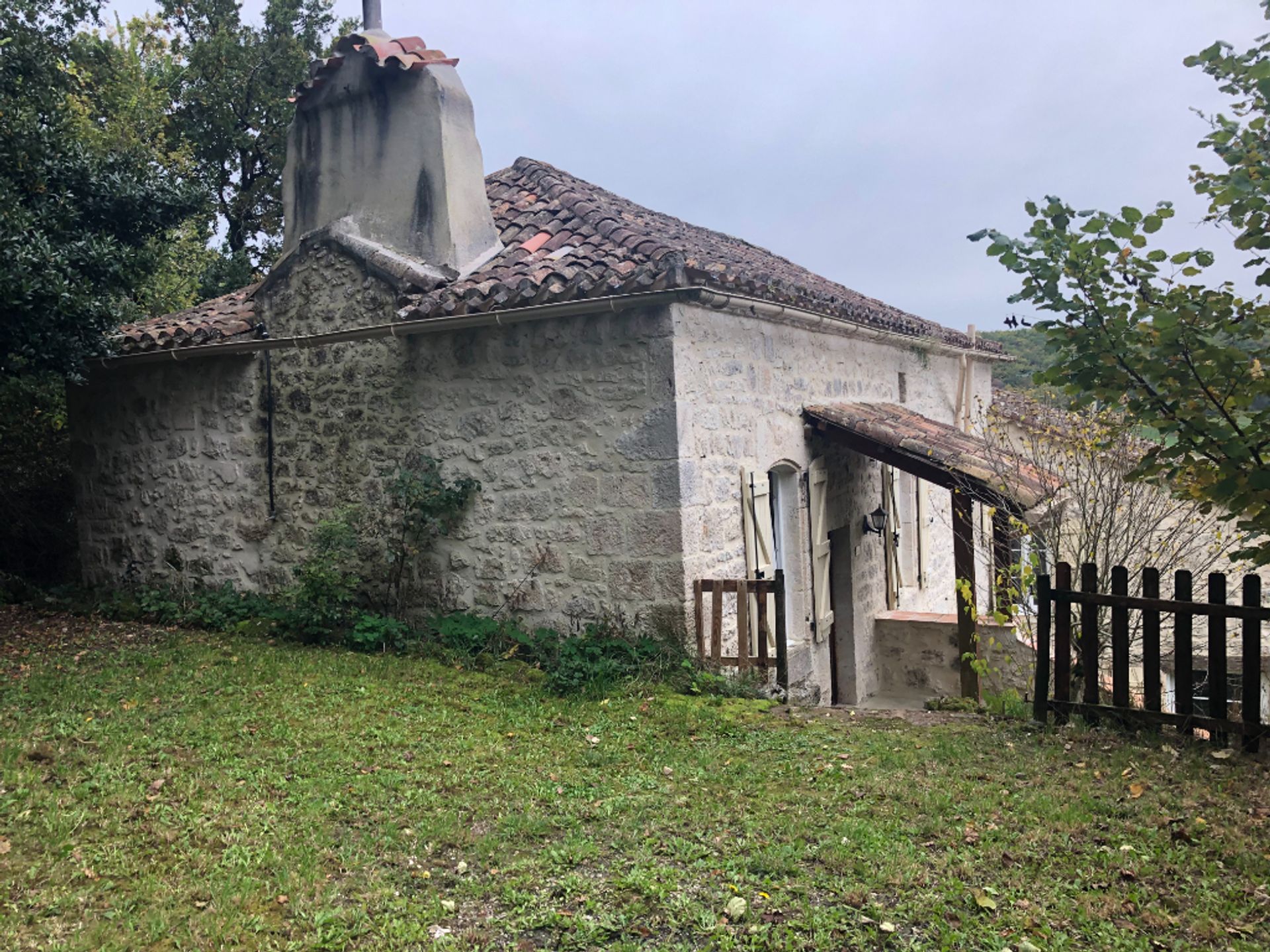 Casa nel Montcuq En Quercy Blanc, Midi-Pyrenees 10088063