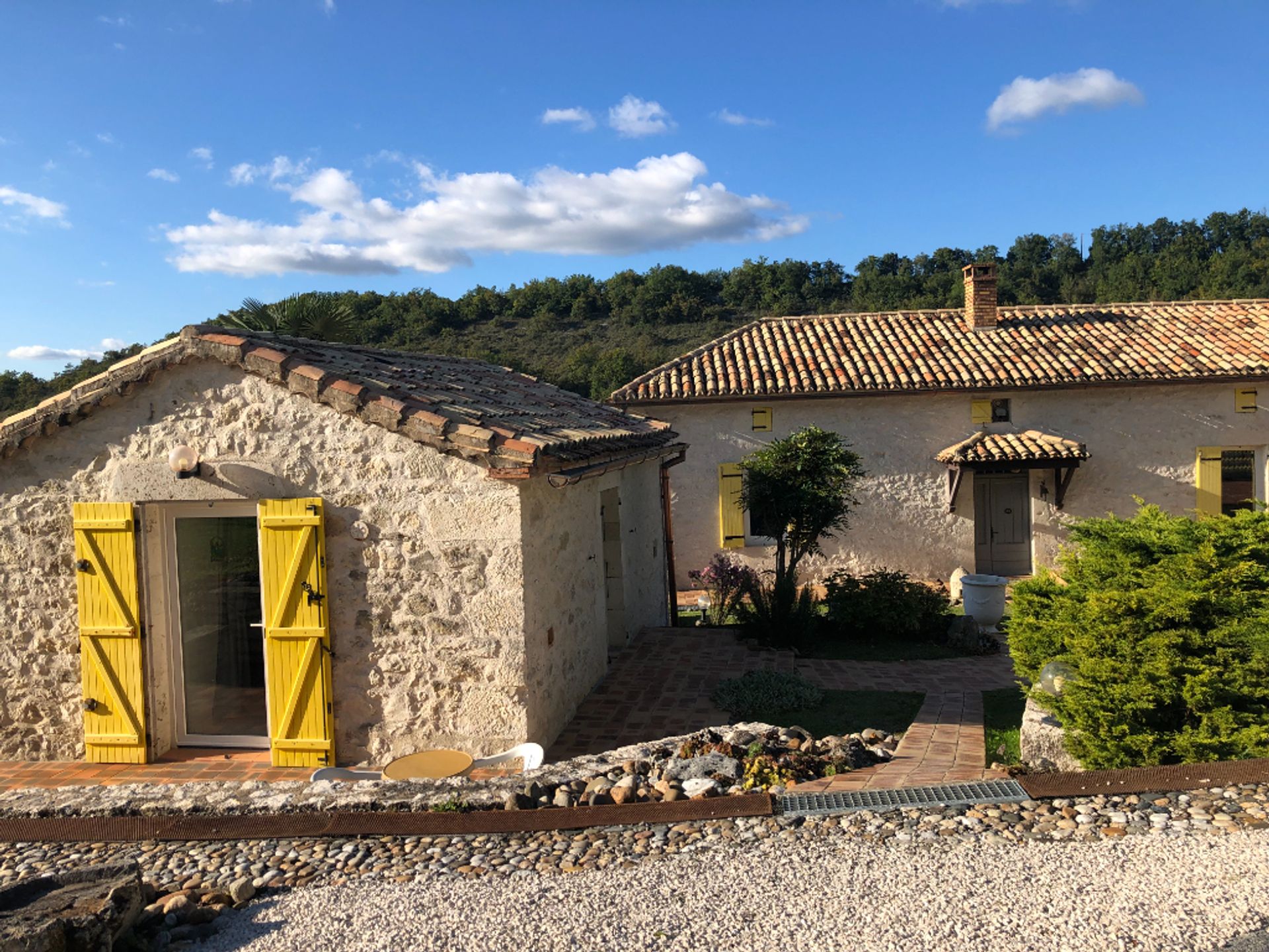 Hus i Montaigu De Quercy, Midi-Pyrenees 10088070