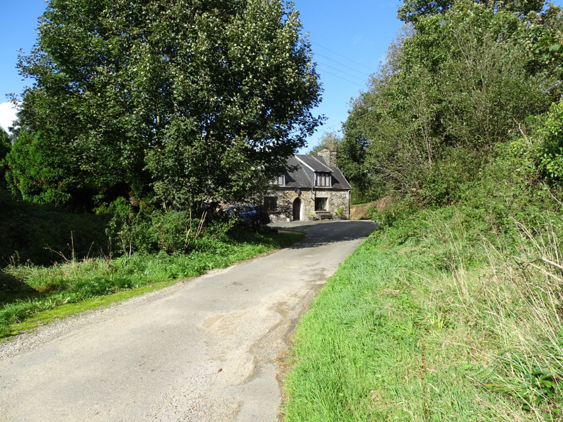 بيت في Plougonver, Bretagne 10088085