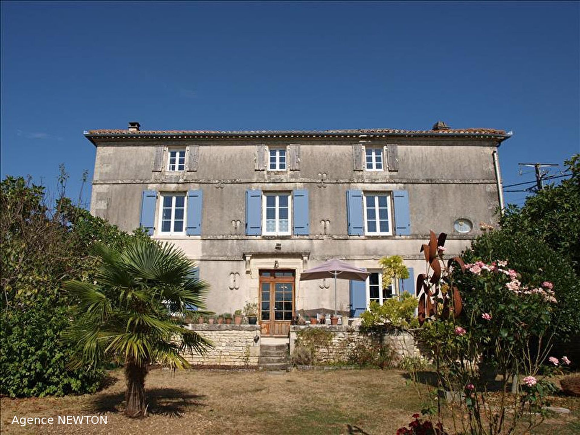 House in Ruffec, Nouvelle-Aquitaine 10088136