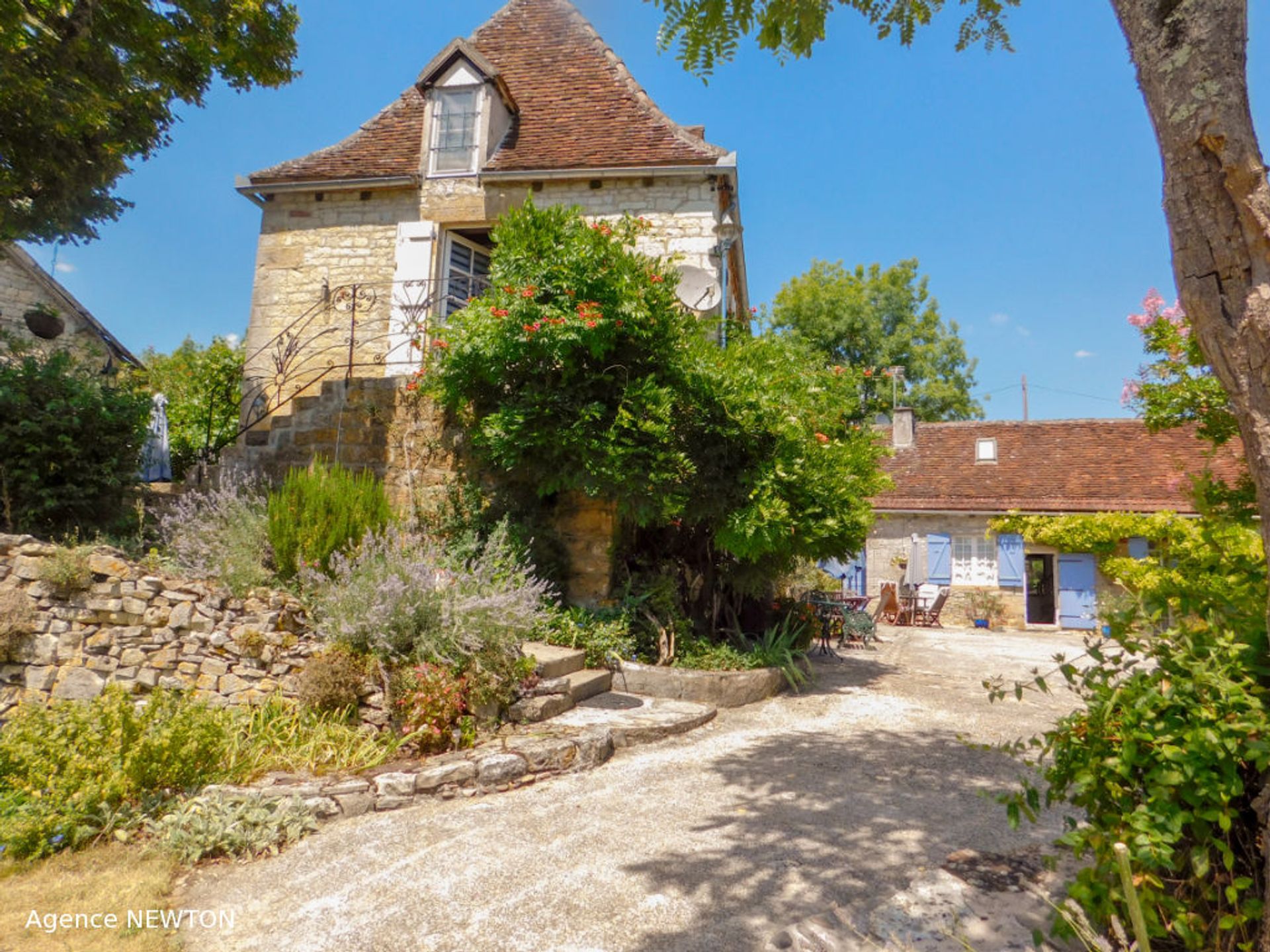 Комерційний в Cavagnac, Midi-Pyrenees 10088138