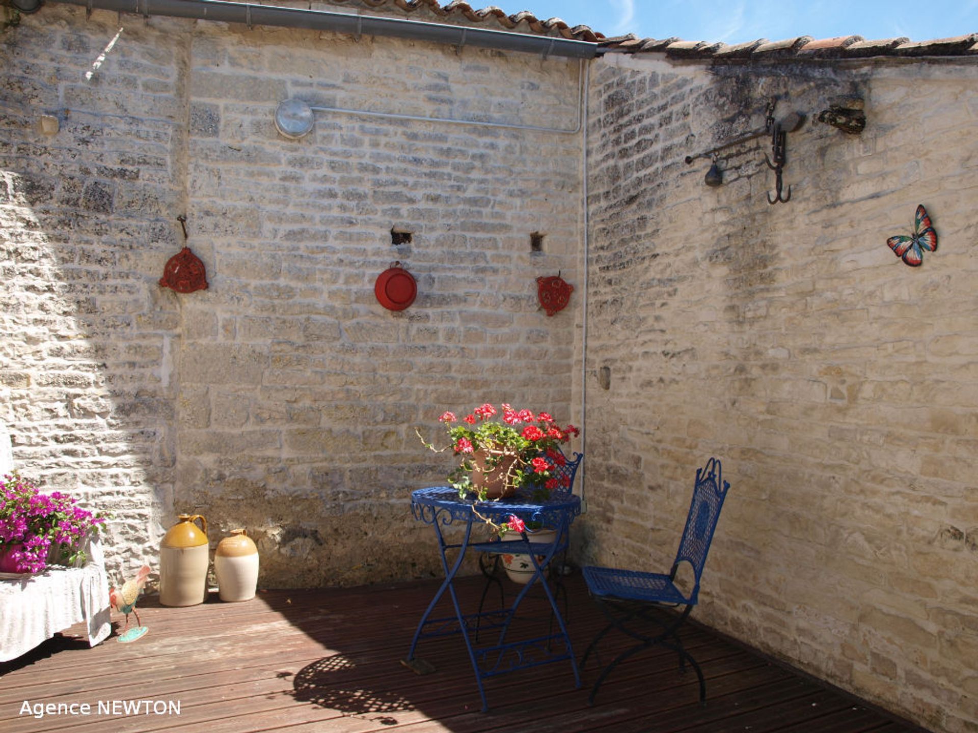 집 에 Nere, Poitou-Charentes 10088139