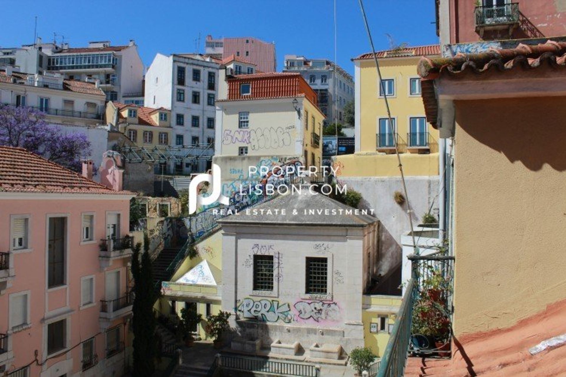 Промышленное в PrincipeReal, Lisbon 10088466