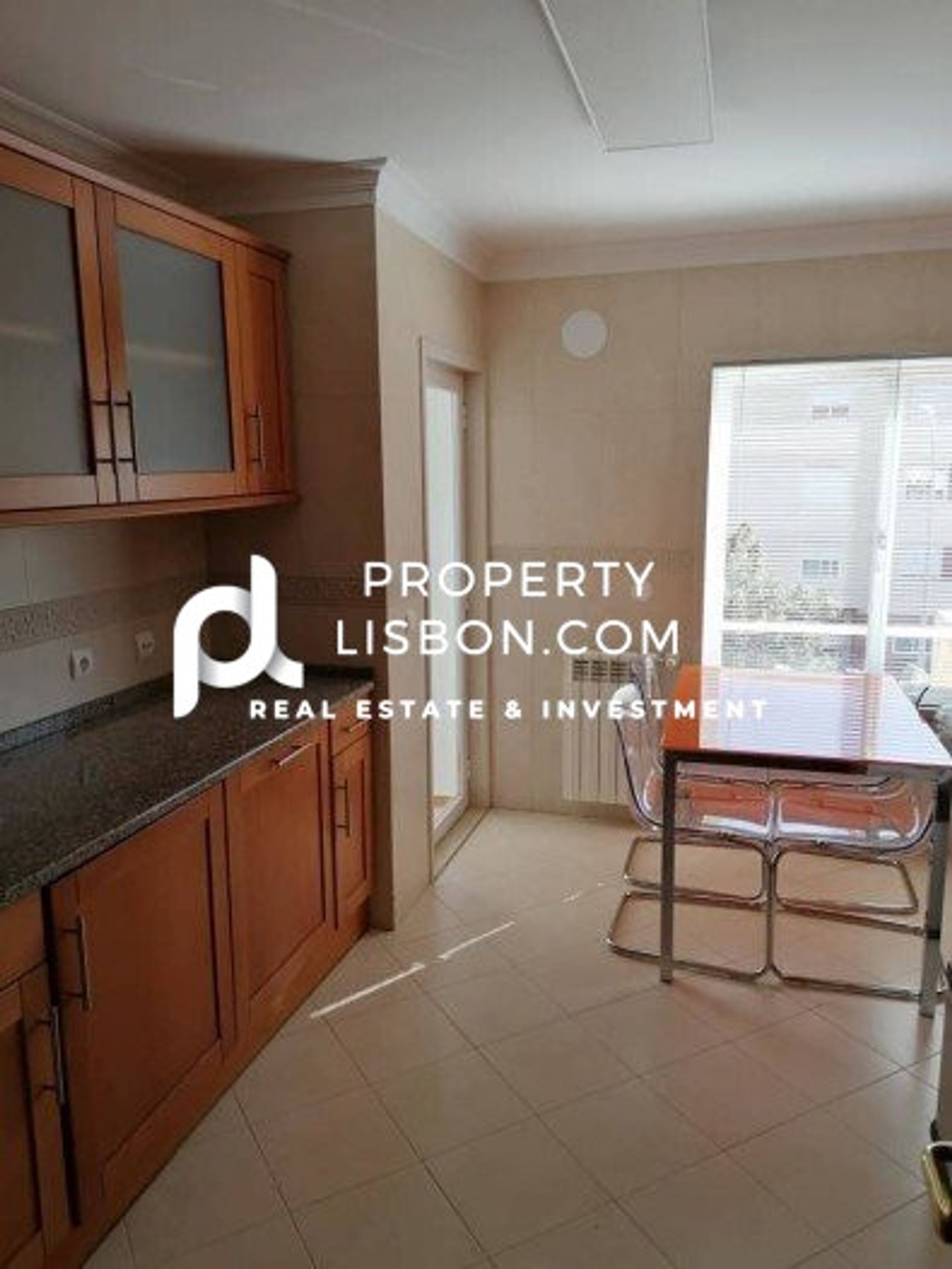 Condominium in Oeiras, Lisbon 10088573