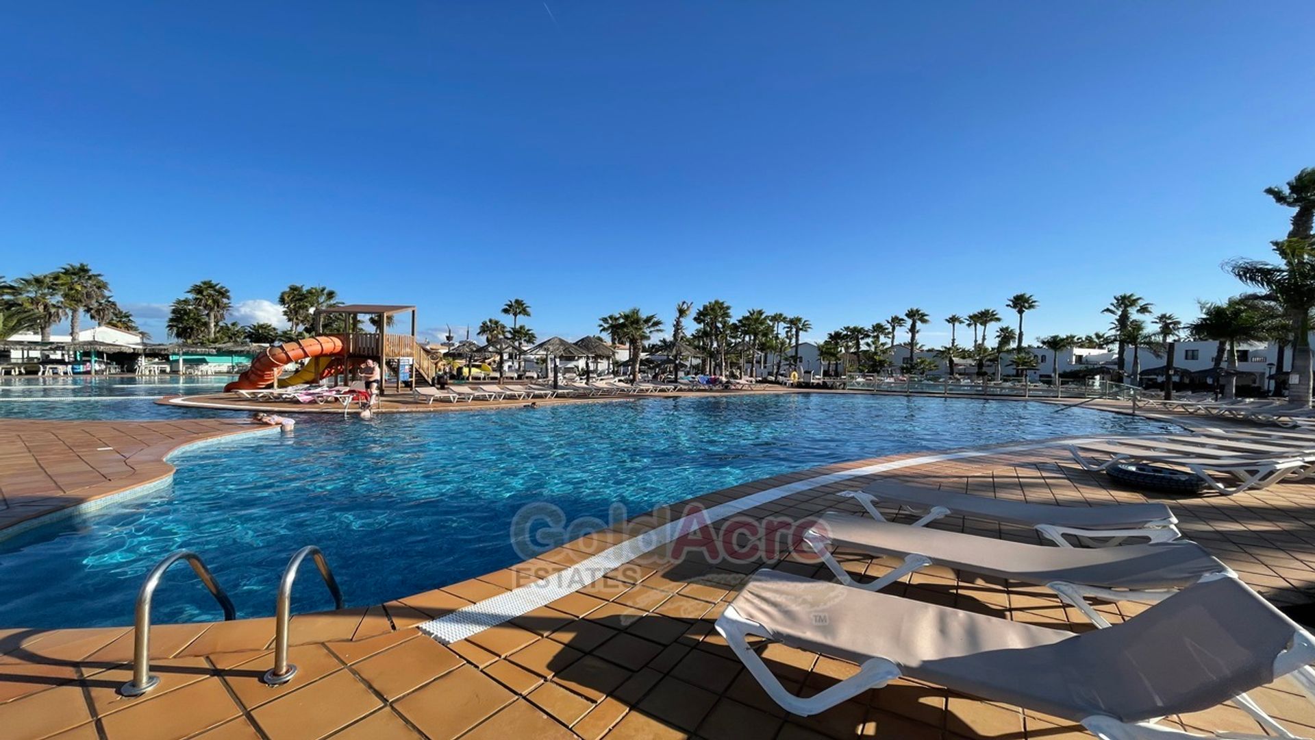 Condominium in Corralejo, Canary Islands 10089194