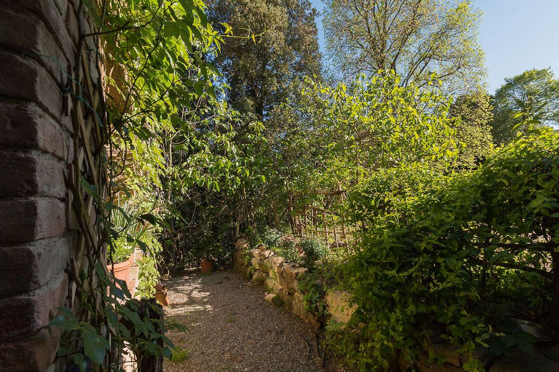 House in San Gimignano, Tuscany 10094193