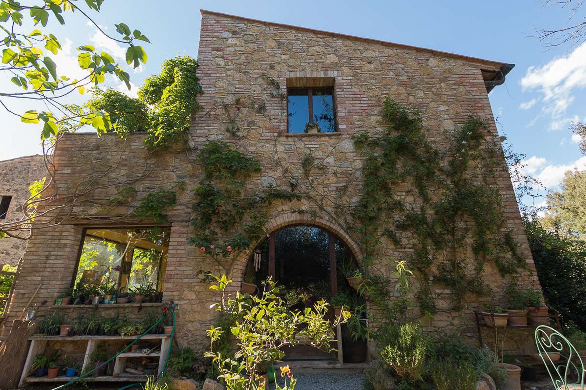 House in San Gimignano, Tuscany 10094193