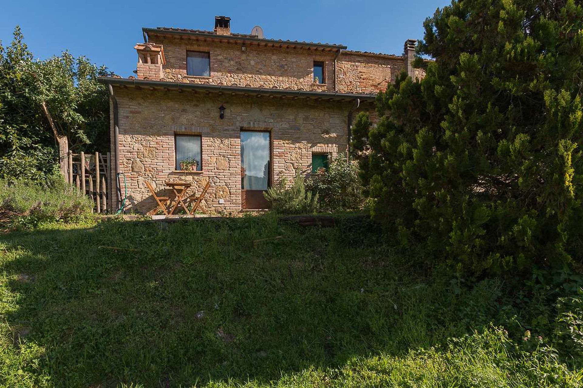 House in San Gimignano, Tuscany 10094193