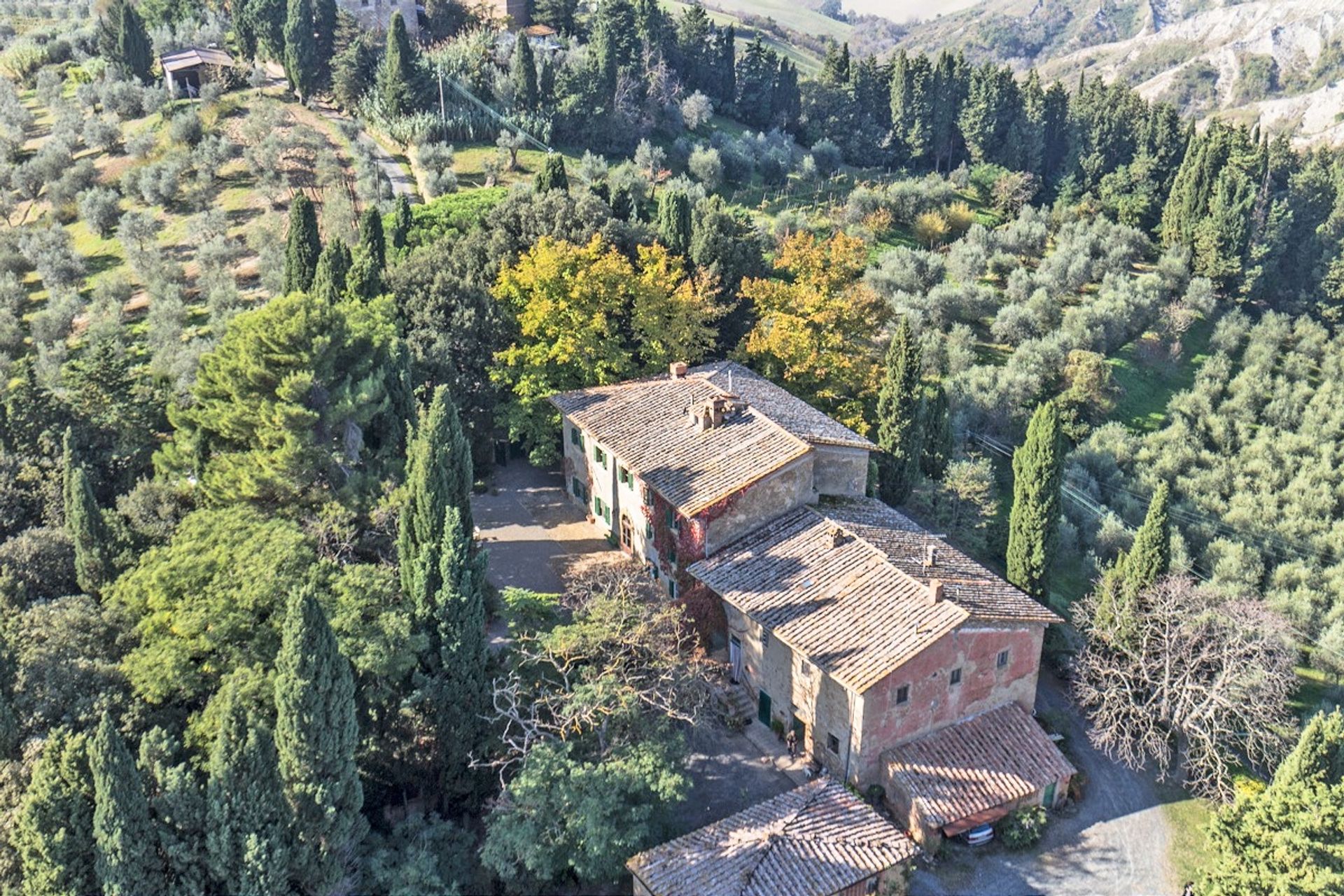 بيت في Volterra, Tuscany 10094365