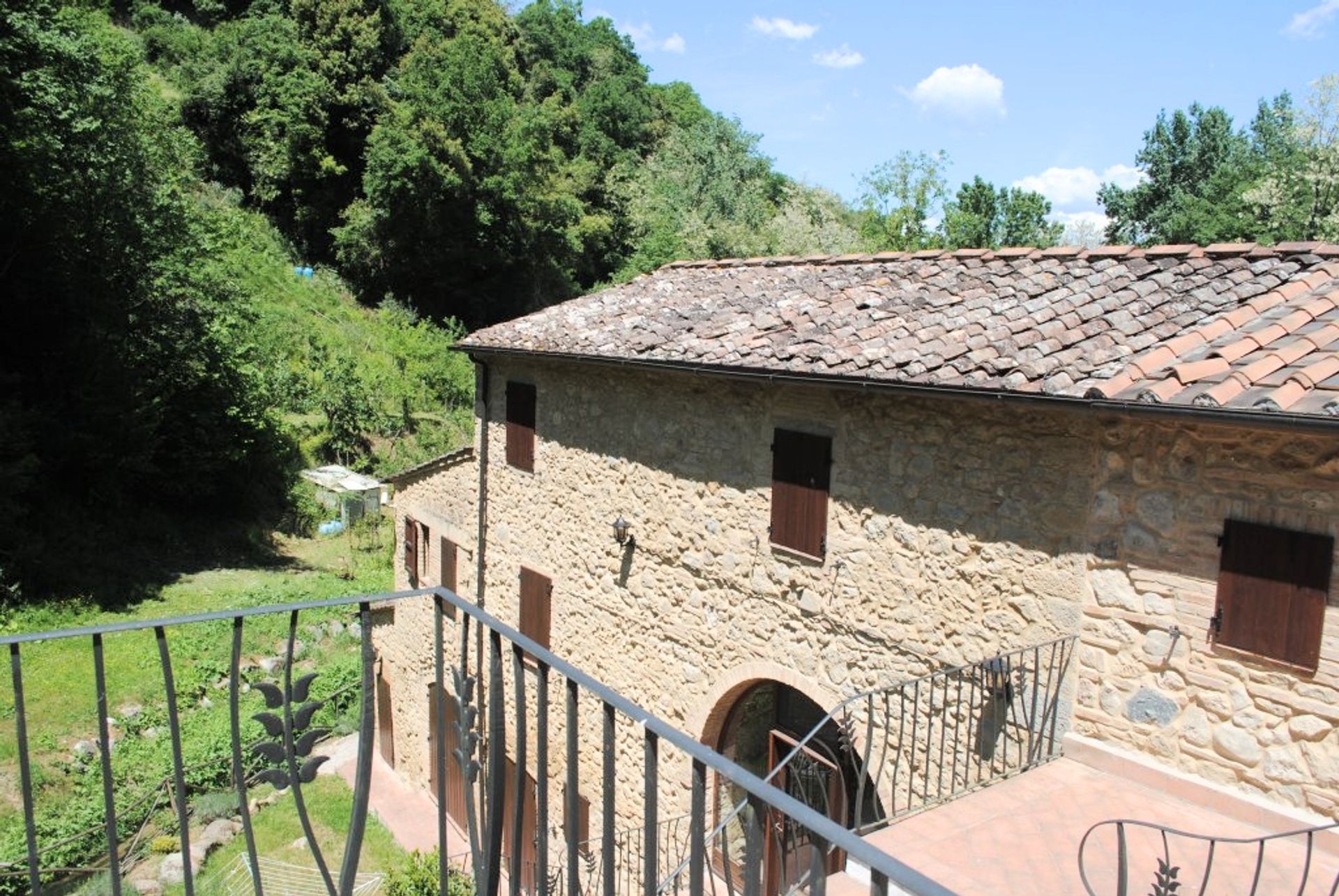 Outro no Volterra, Tuscany 10094396