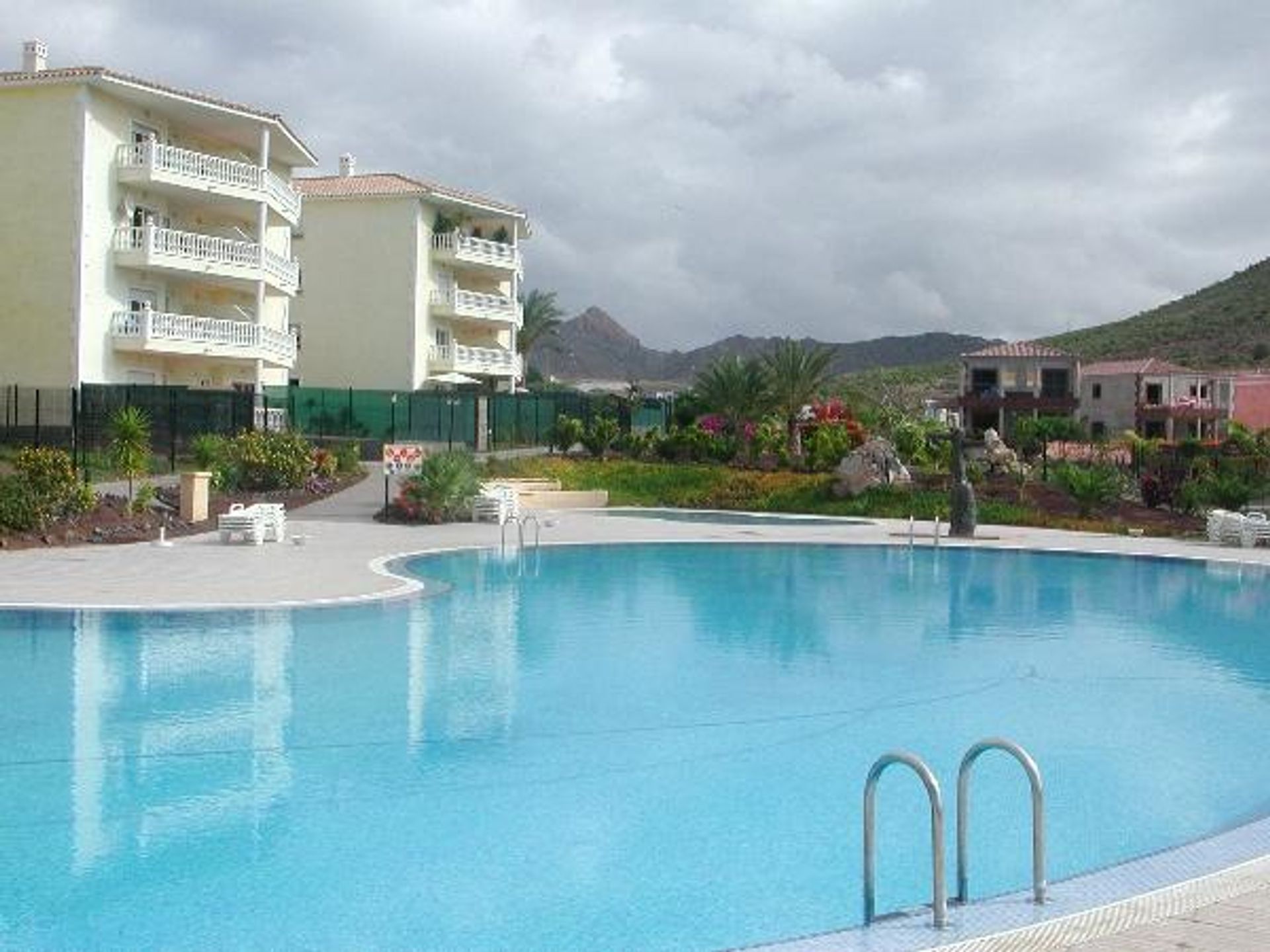 Condominium in Los CrIstIanos,  10094409