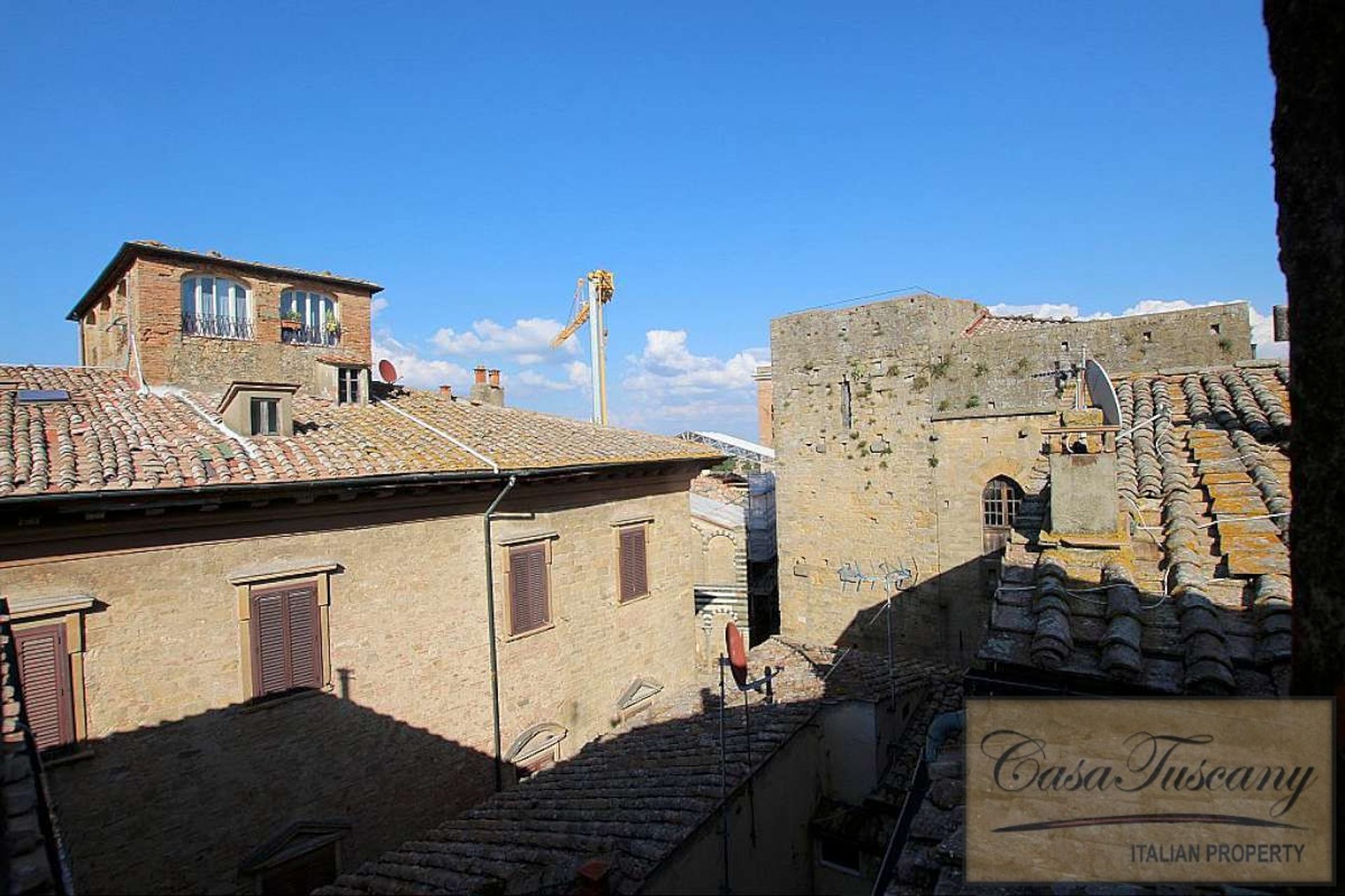 Condominium in Volterra, Tuscany 10094549