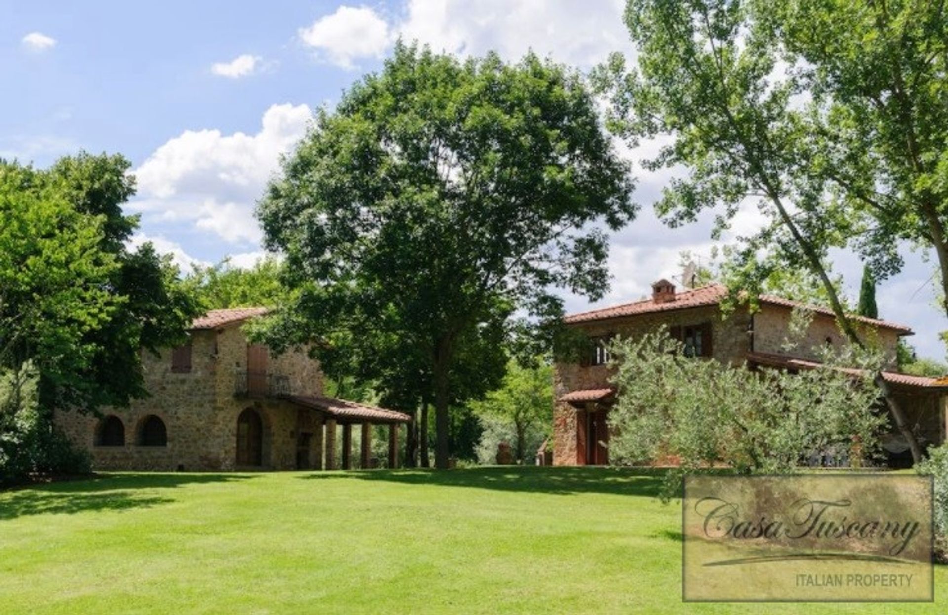 Rumah di Bucine, Tuscany 10094638