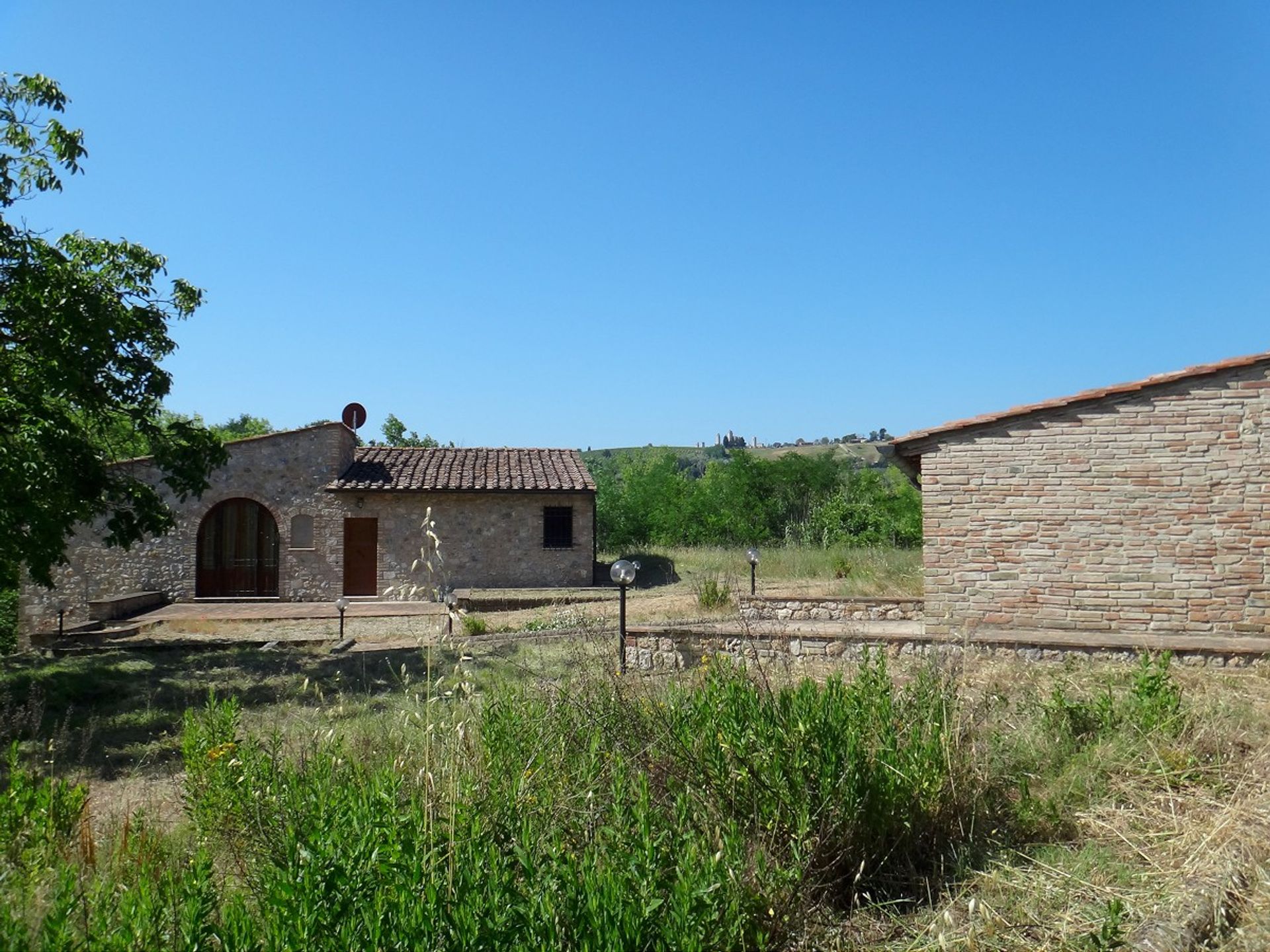 House in San Gimignano, Tuscany 10094722