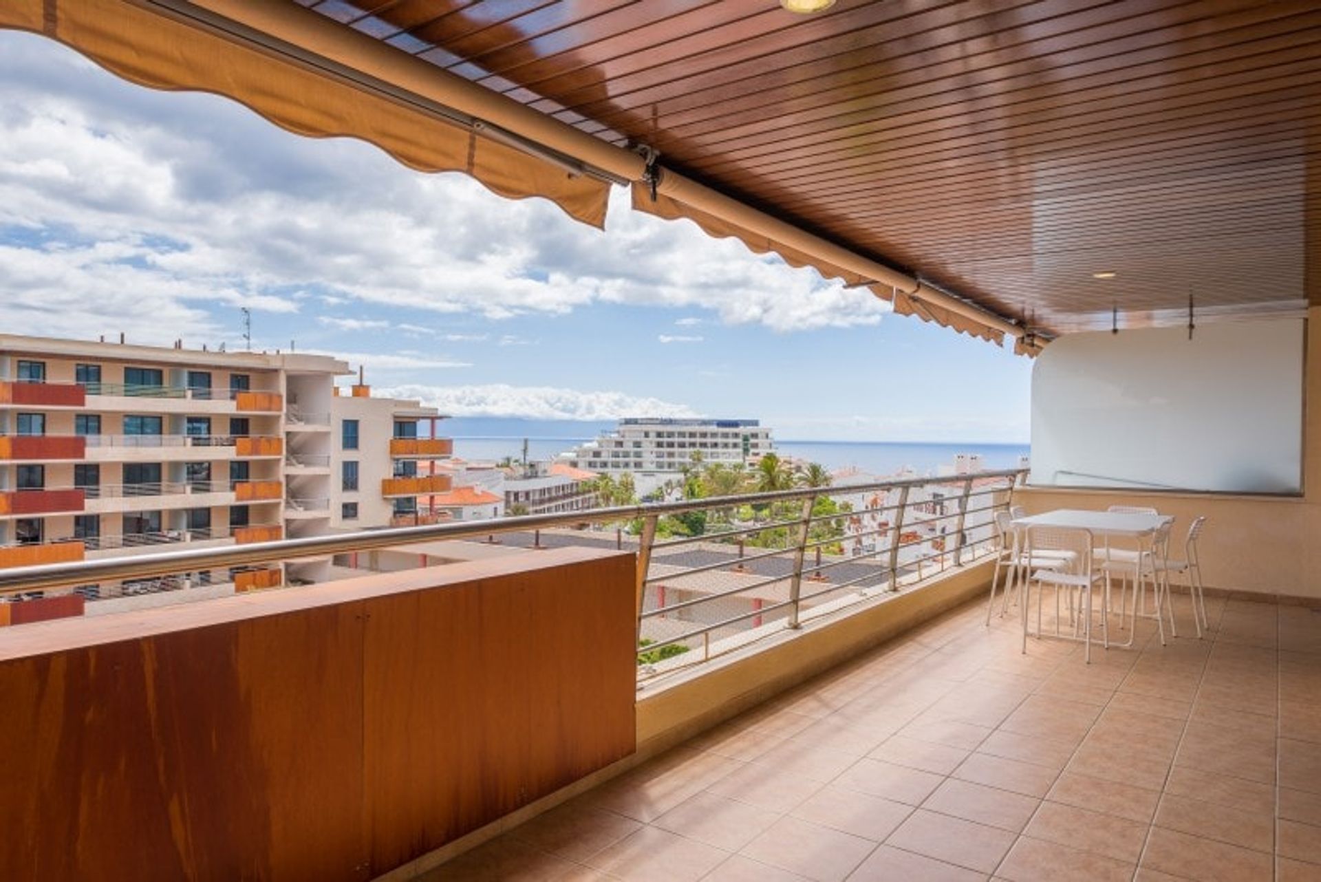 Condominium in Los Gigantes, Tenerife 10094761