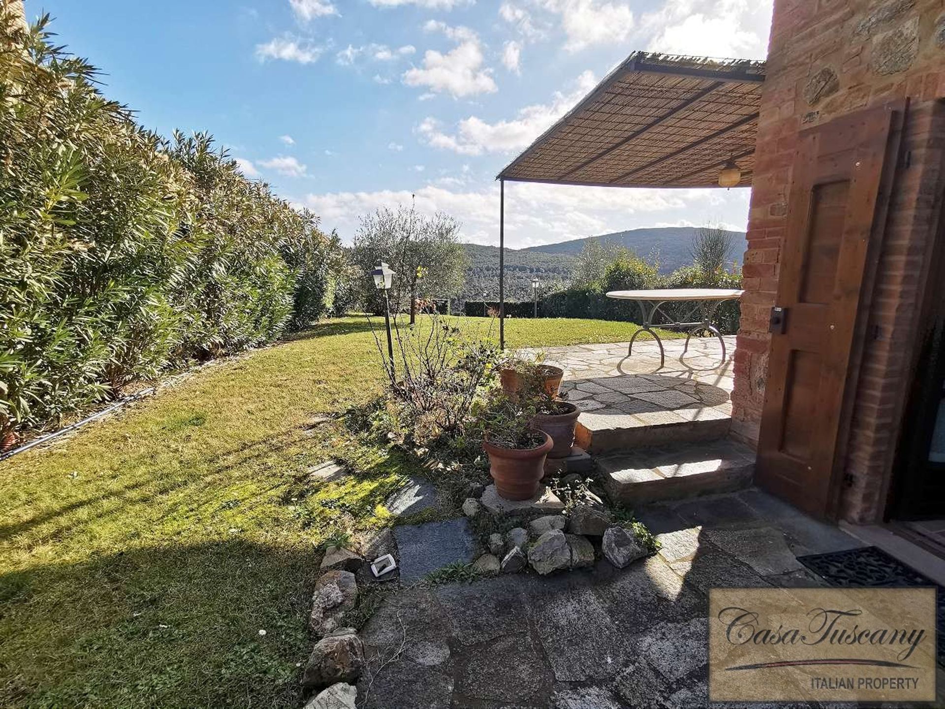 Condominium in San Gimignano, Tuscany 10094803