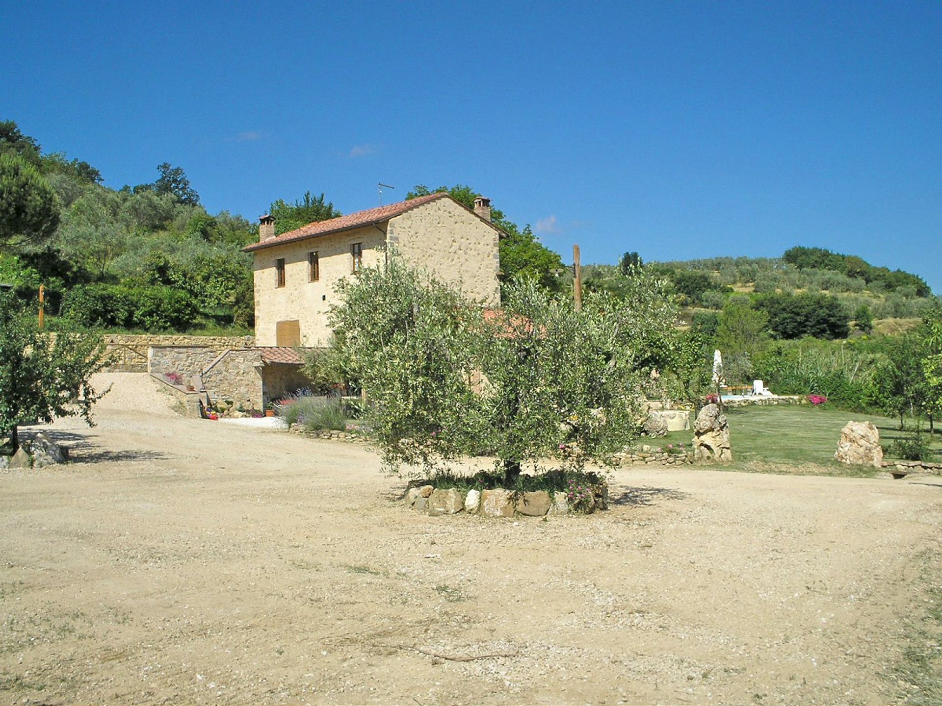 Rumah di Poggibonsi, Tuscany 10094922