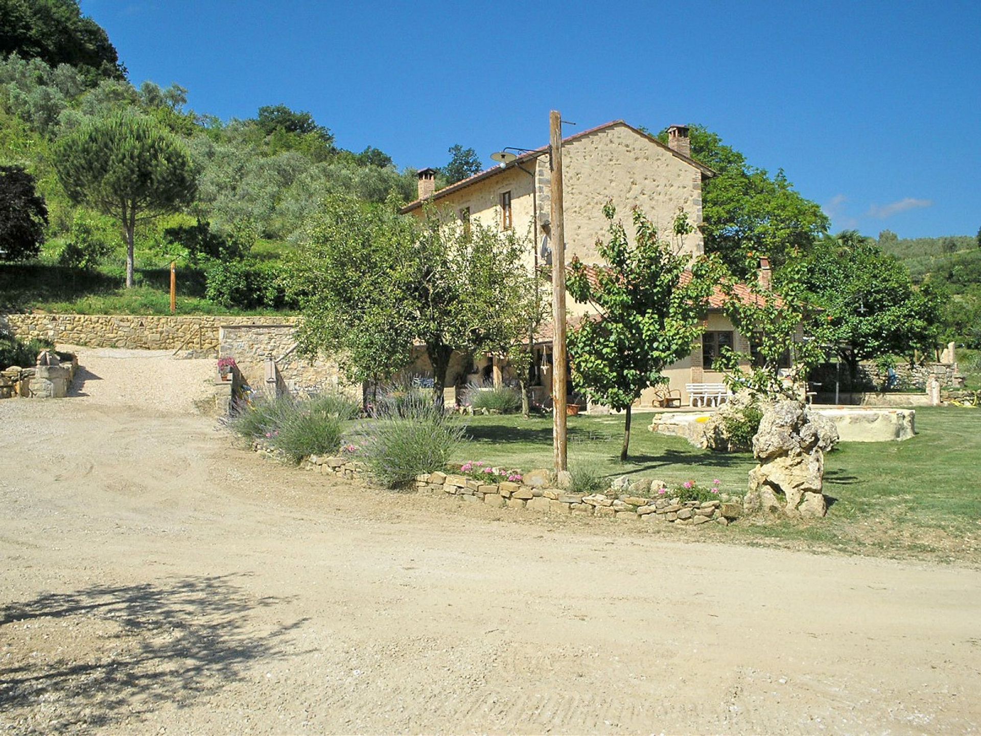 Rumah di Poggibonsi, Tuscany 10094922