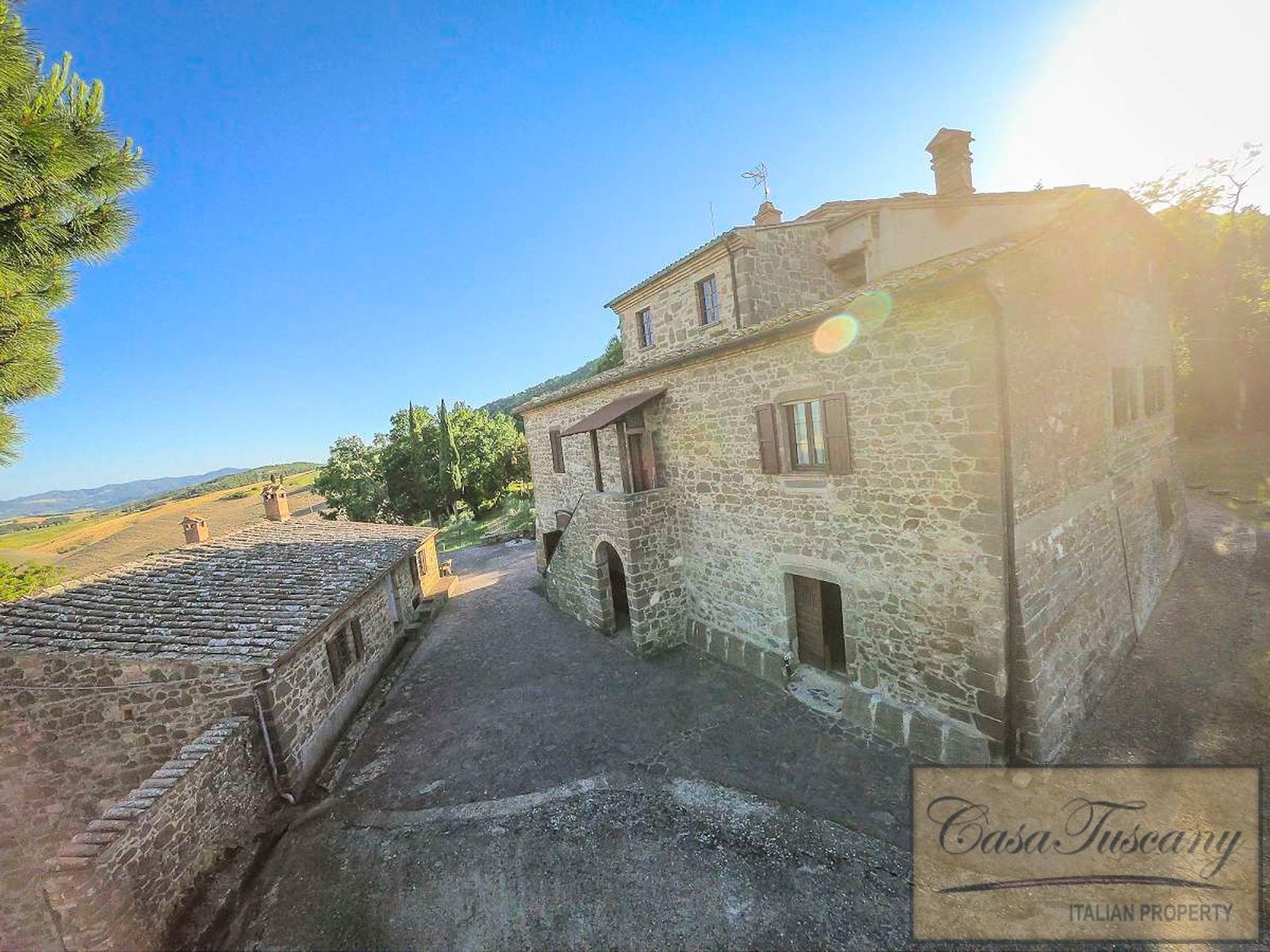 房子 在 Volterra, Tuscany 10094937