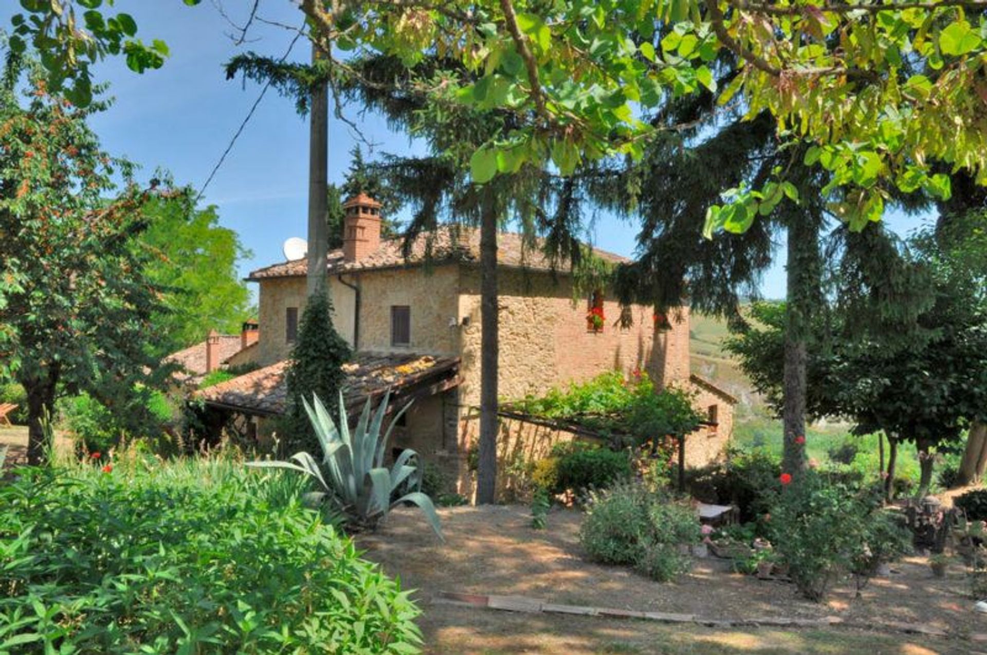 House in Volterra, Tuscany 10094963