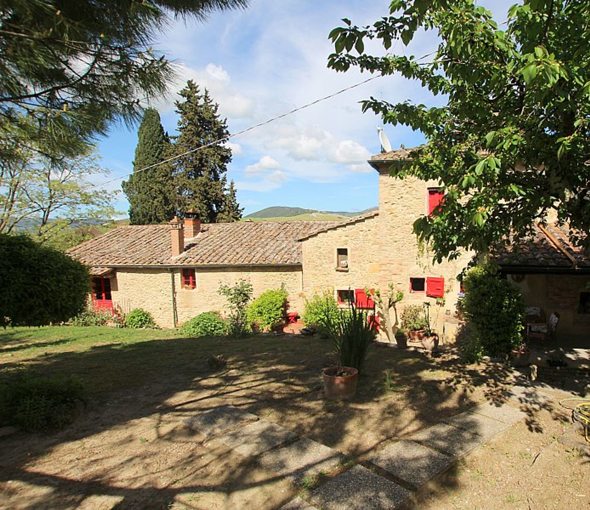 Rumah di Volterra, Toskana 10094963