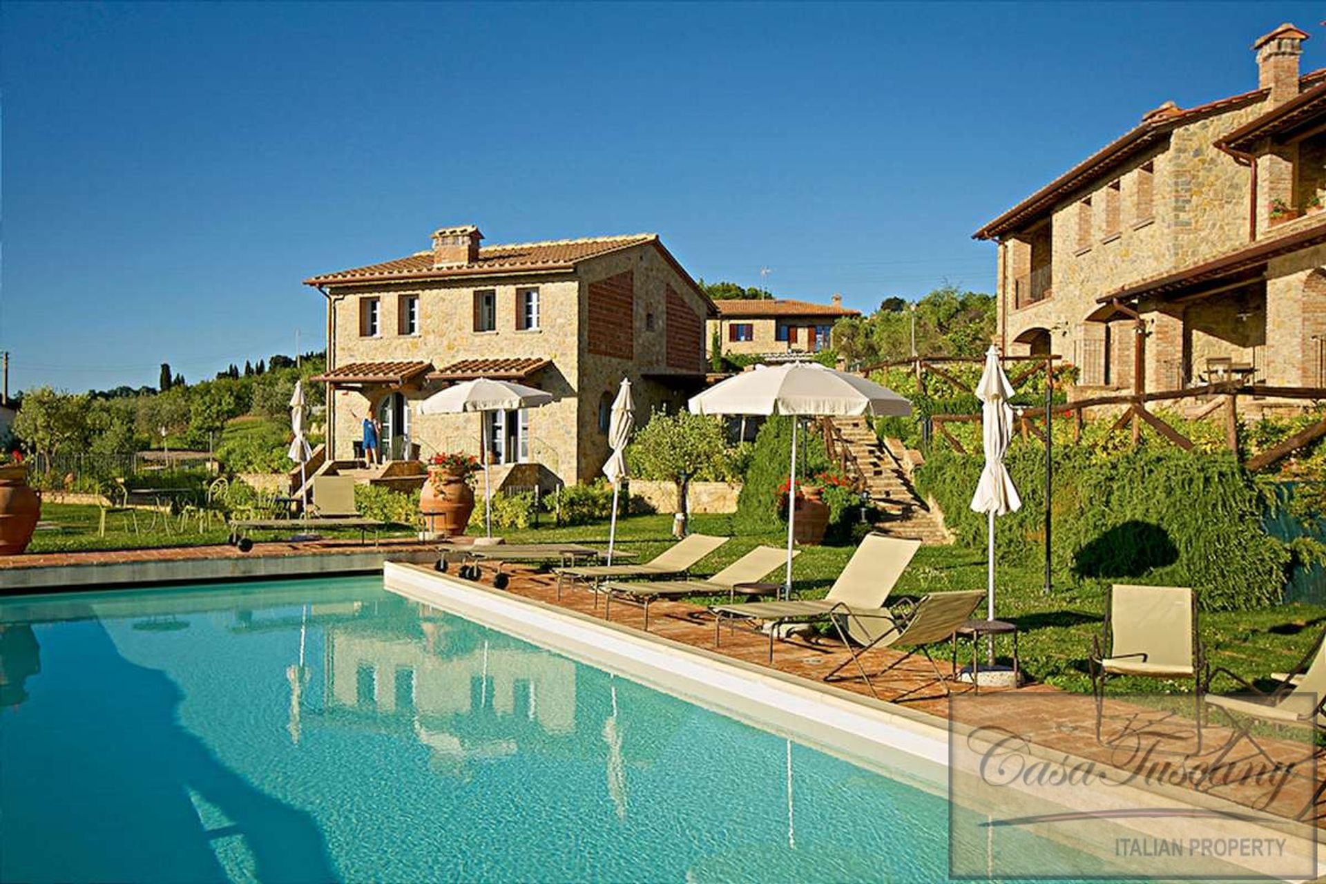 Condominium dans Chianni, Tuscany 10095054