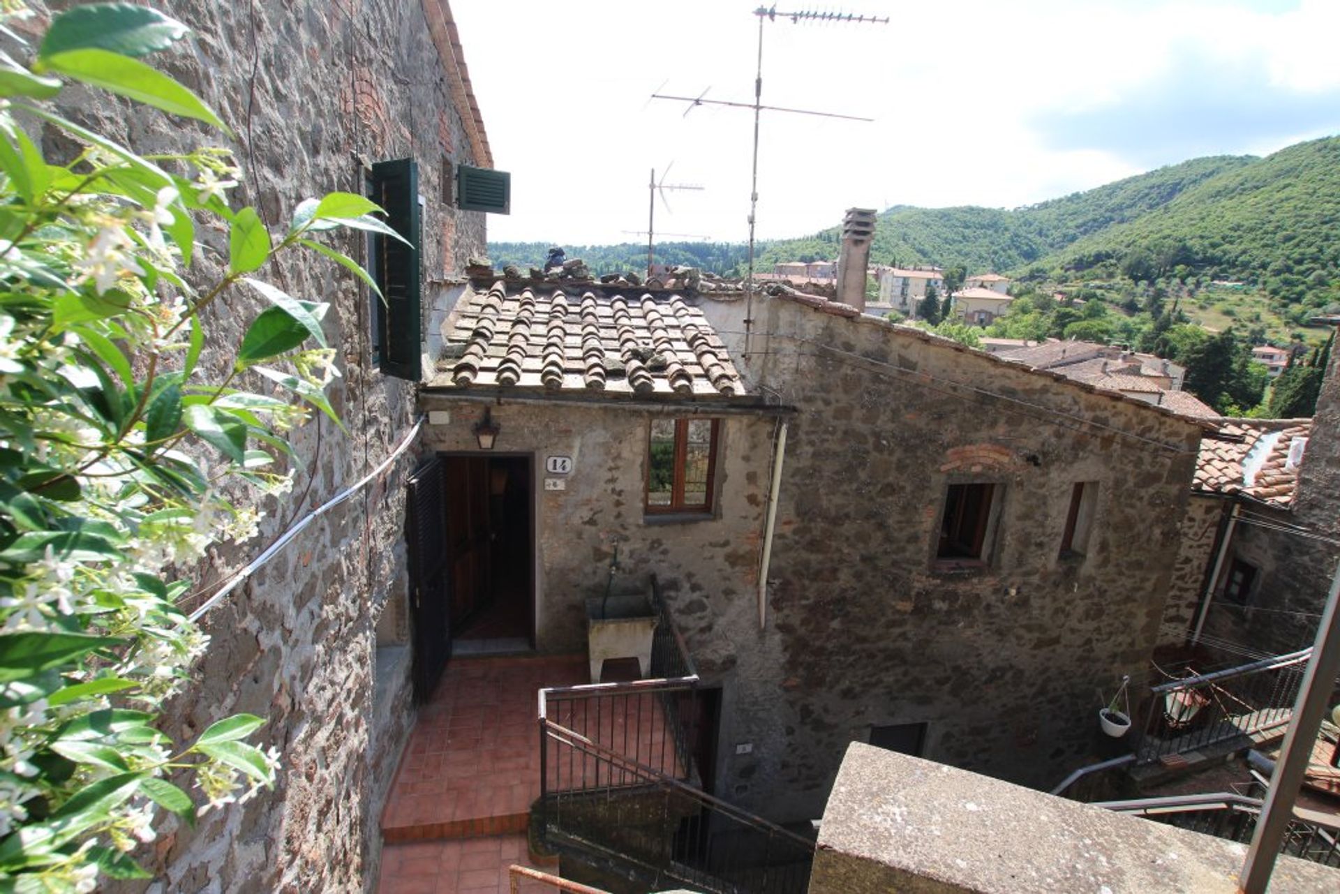 Condominium dans Montecatini Val Di Cecina, Tuscany 10095085