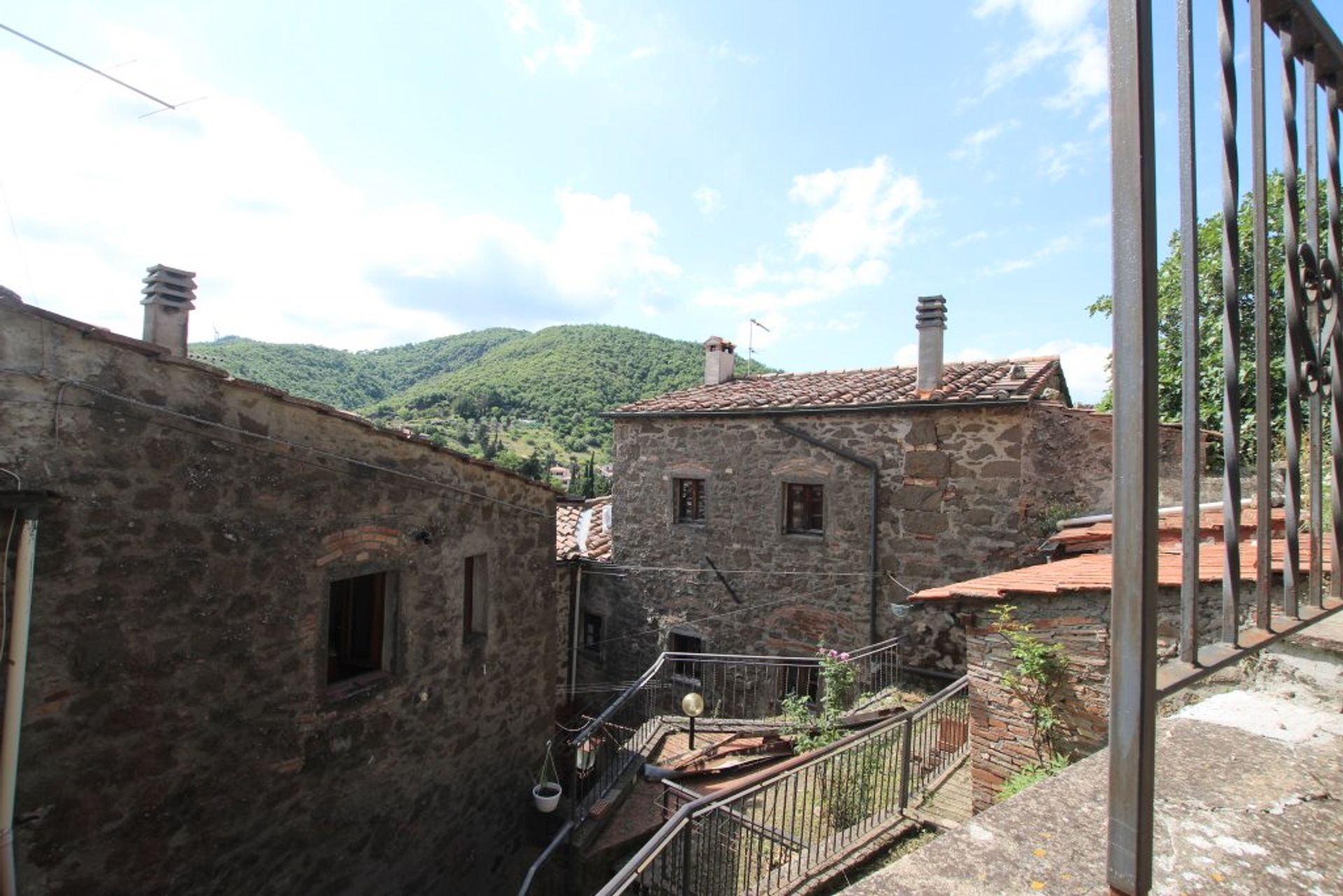 Condominium dans Montecatini Val Di Cecina, Tuscany 10095085