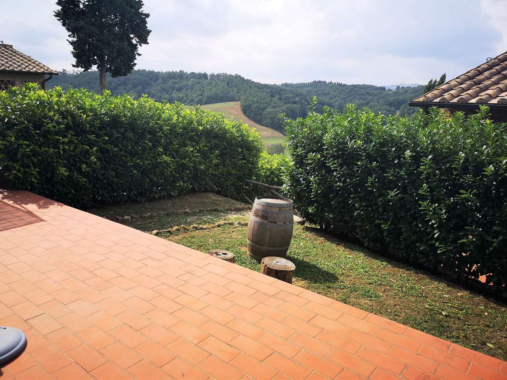 Condominium in San Gimignano, Tuscany 10095092