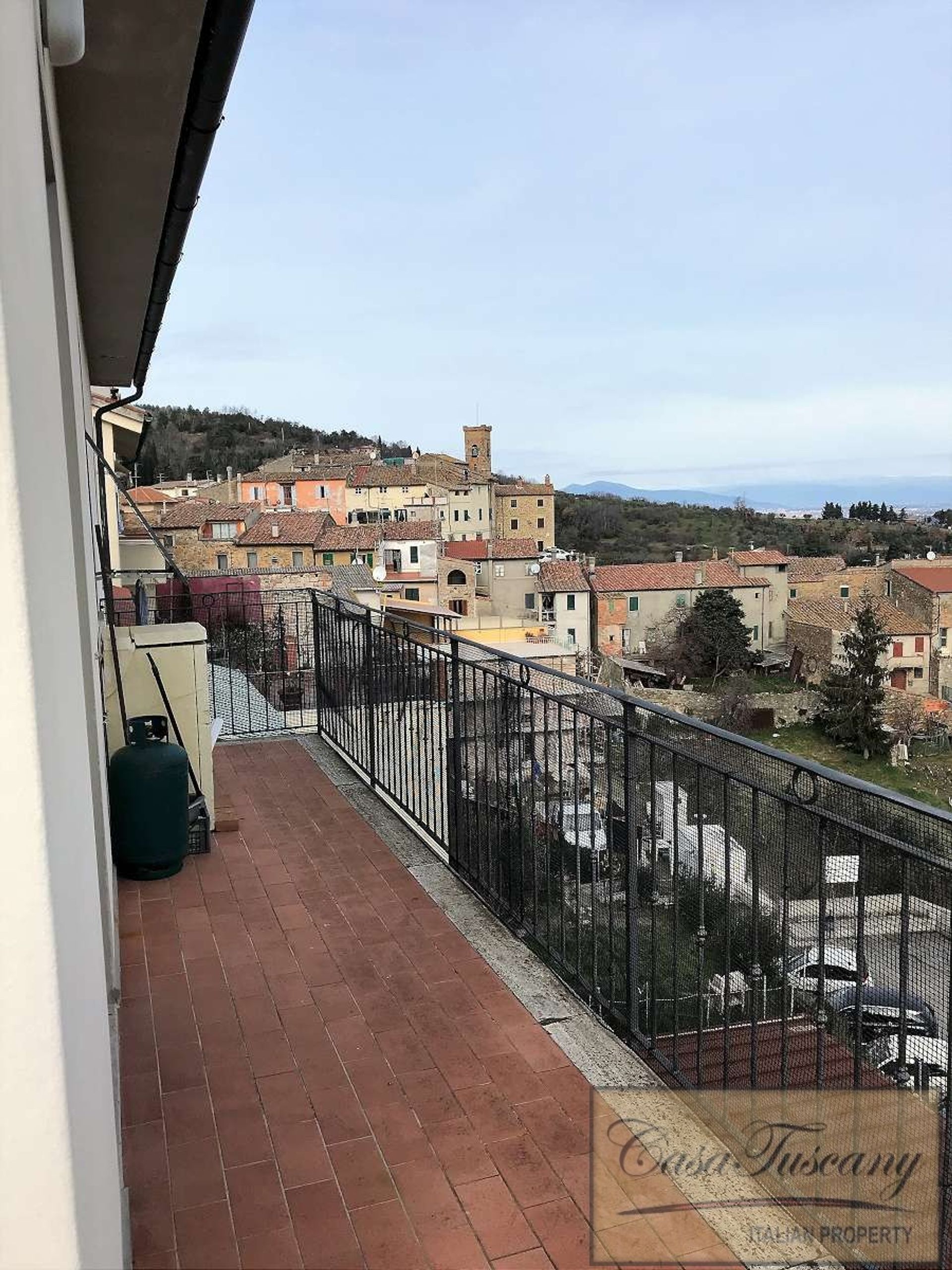 Condominium dans Chianni, Toscane 10095176