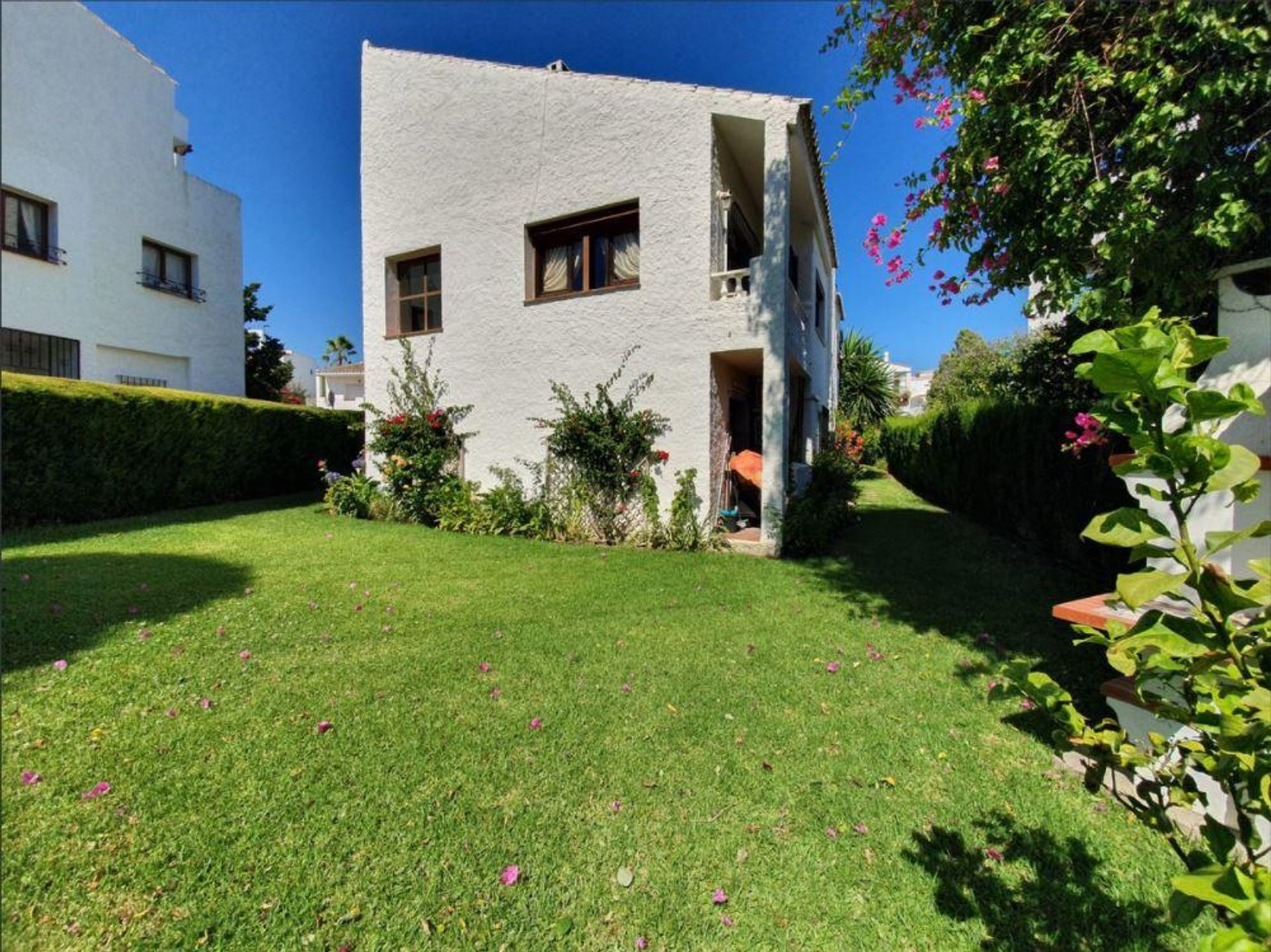 House in Castillo de Sabinillas, Andalusia 10095616