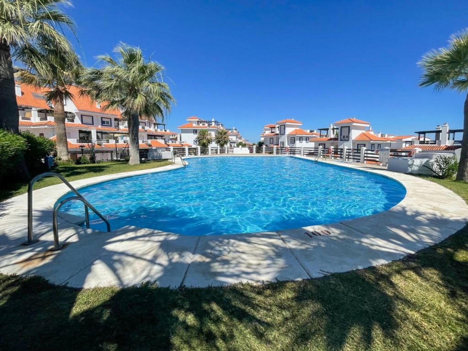 Condominium in Castillo de Sabinillas, Andalusia 10095660