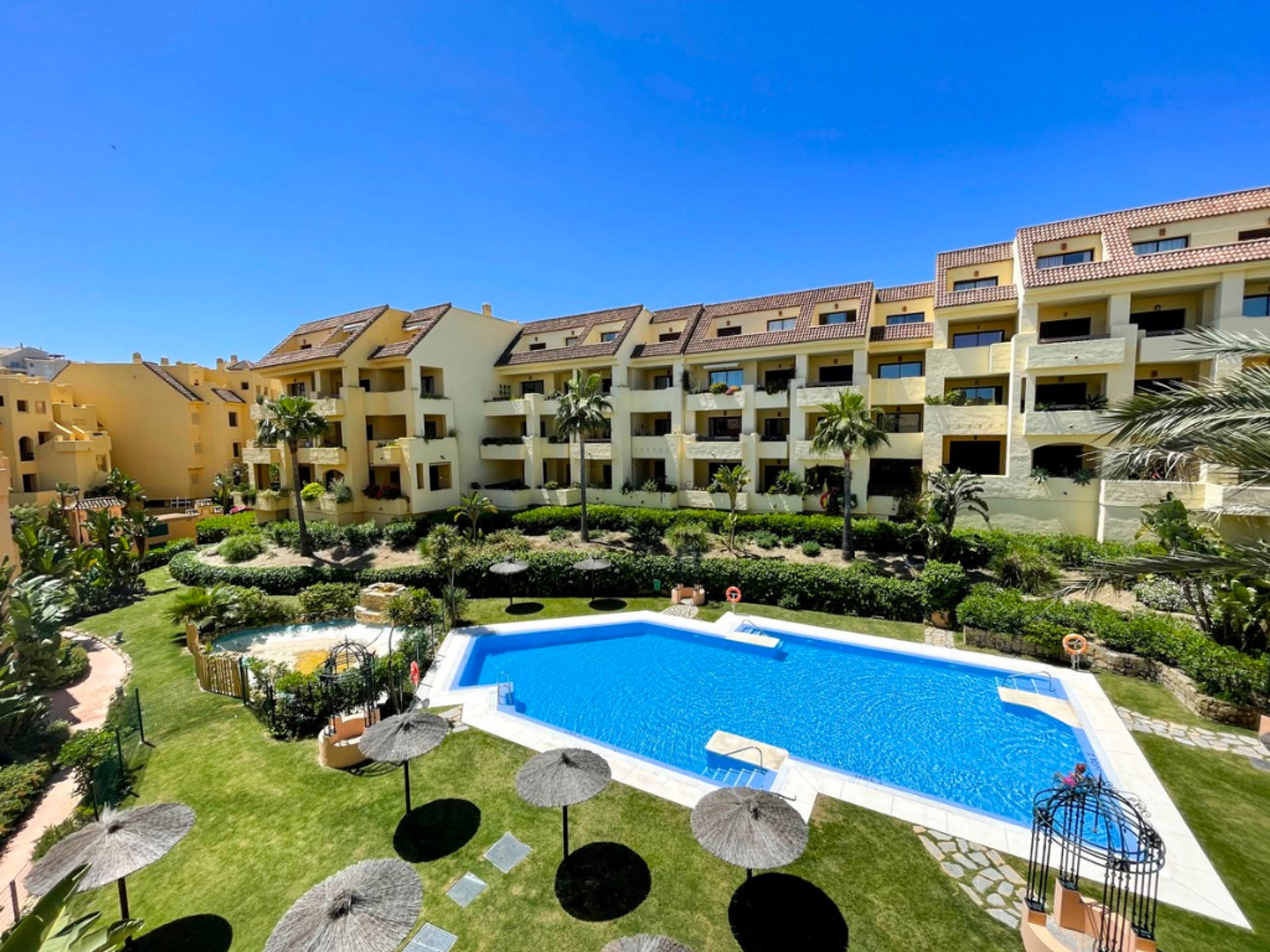 Condominium in Castillo de Sabinillas, Andalusië 10095725