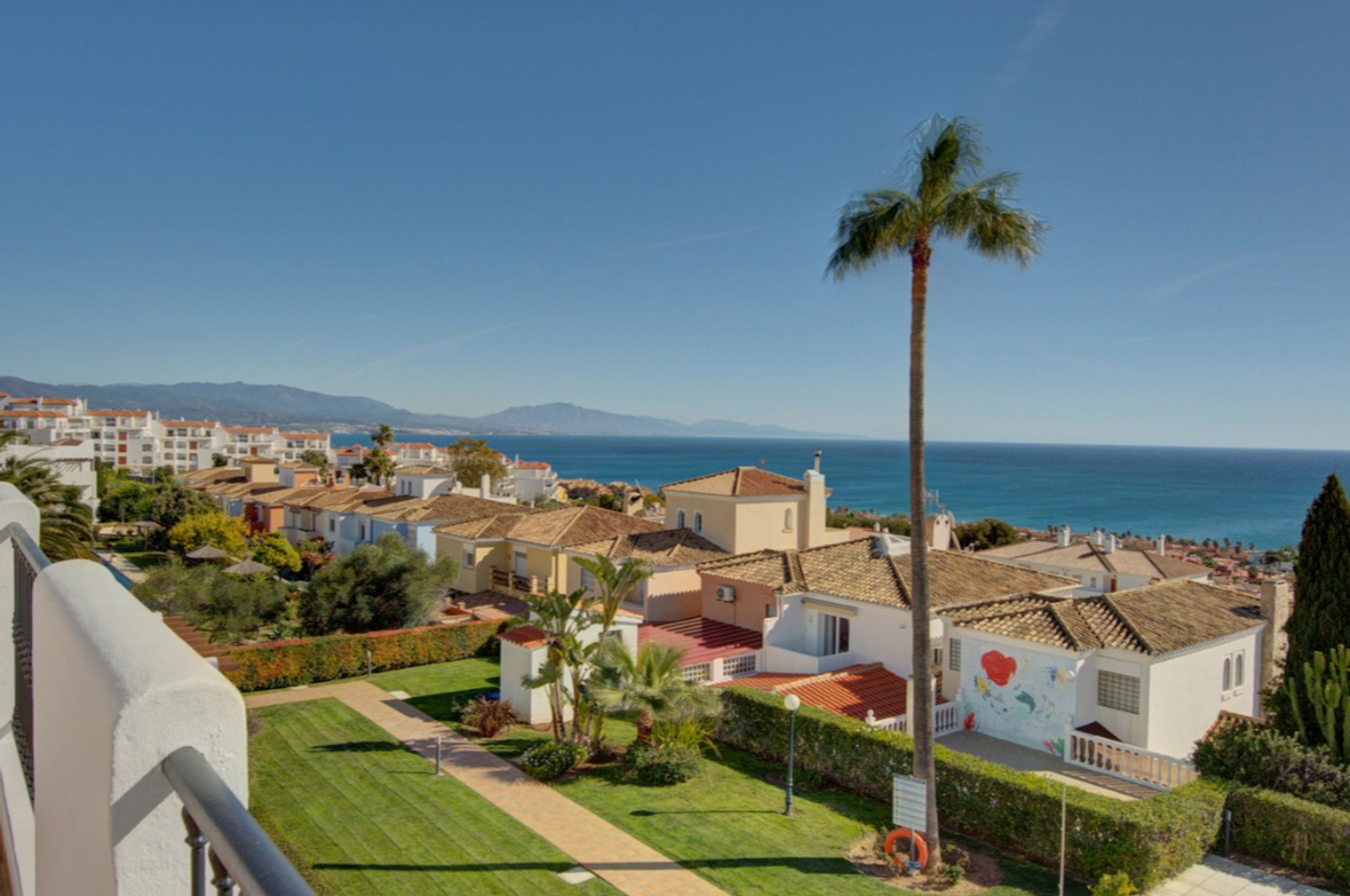 Condominium in Castillo de Sabinillas, Andalusië 10095913