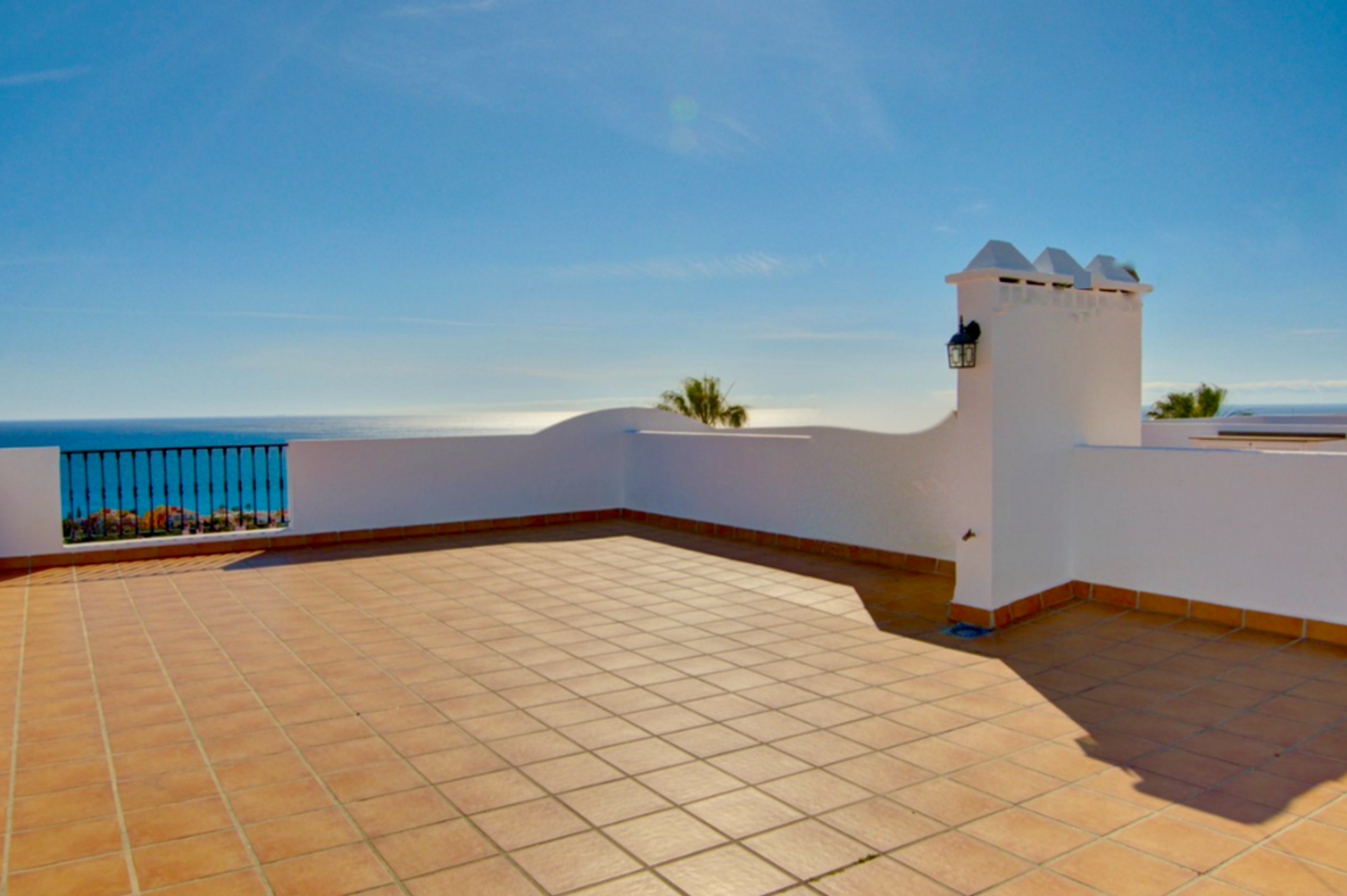 Condominium in Castillo de Sabinillas, Andalusië 10095913